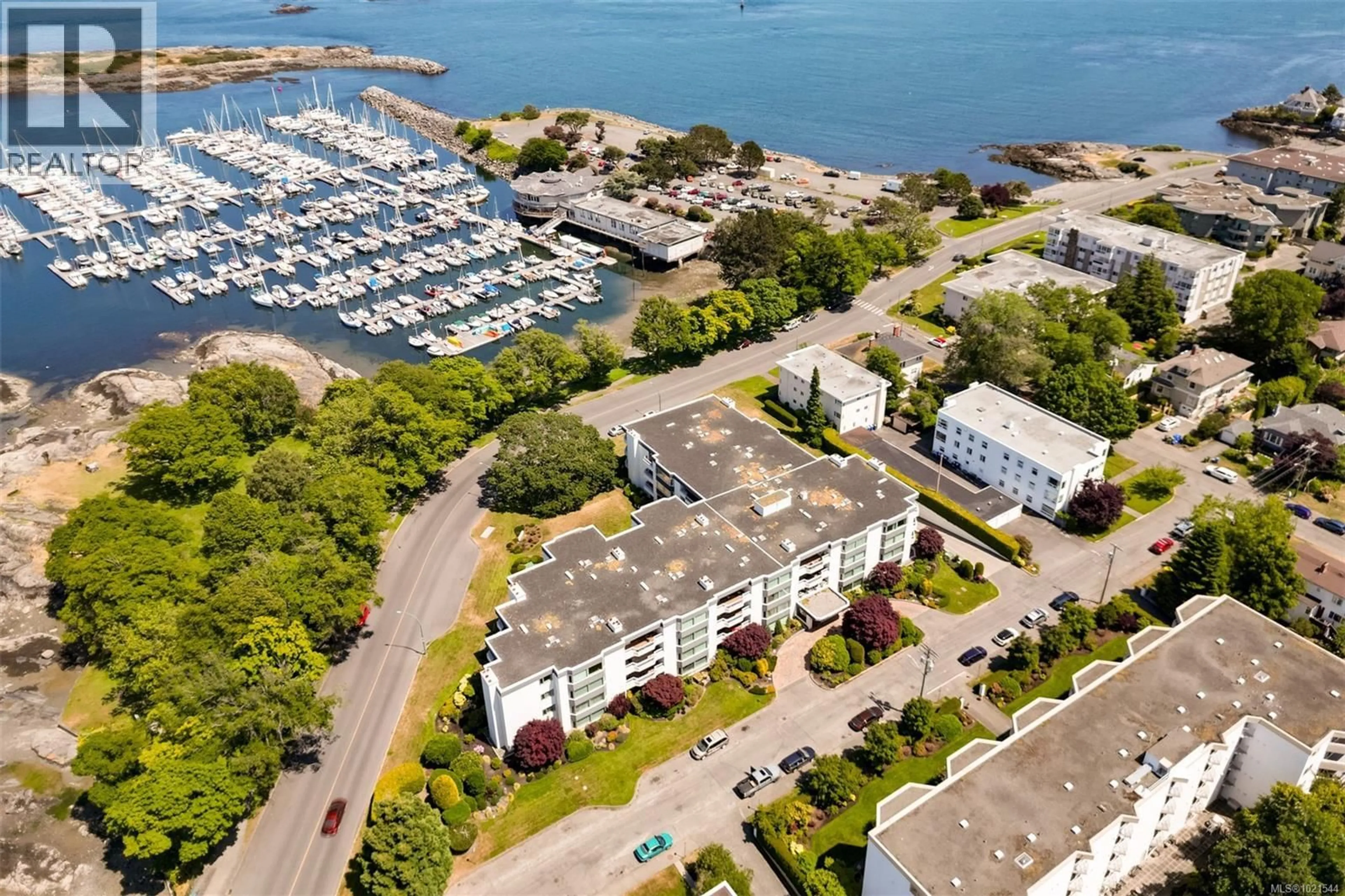 A pic from outside/outdoor area/front of a property/back of a property/a pic from drone, water/lake/river/ocean view for 409 - 1370 BEACH DRIVE, Oak Bay British Columbia V8S2N6