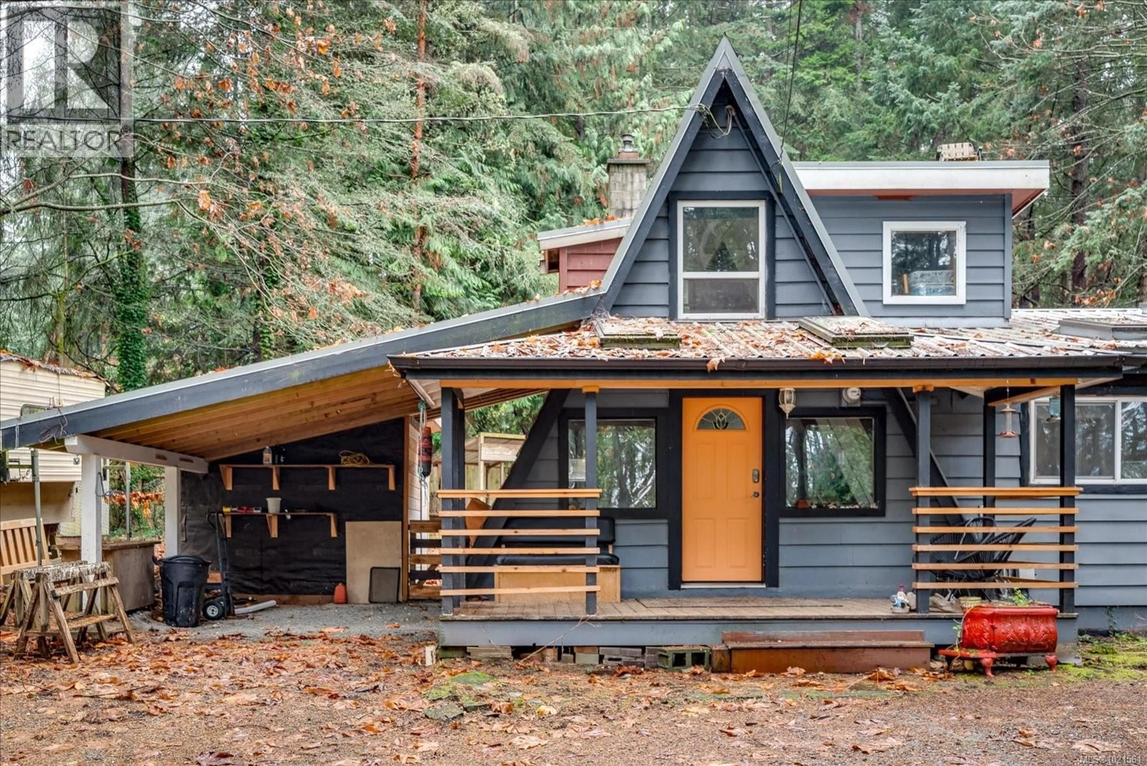 Home with vinyl exterior material, unknown for 1535 WHALEBONE DRIVE, Gabriola Island British Columbia V0R1X5