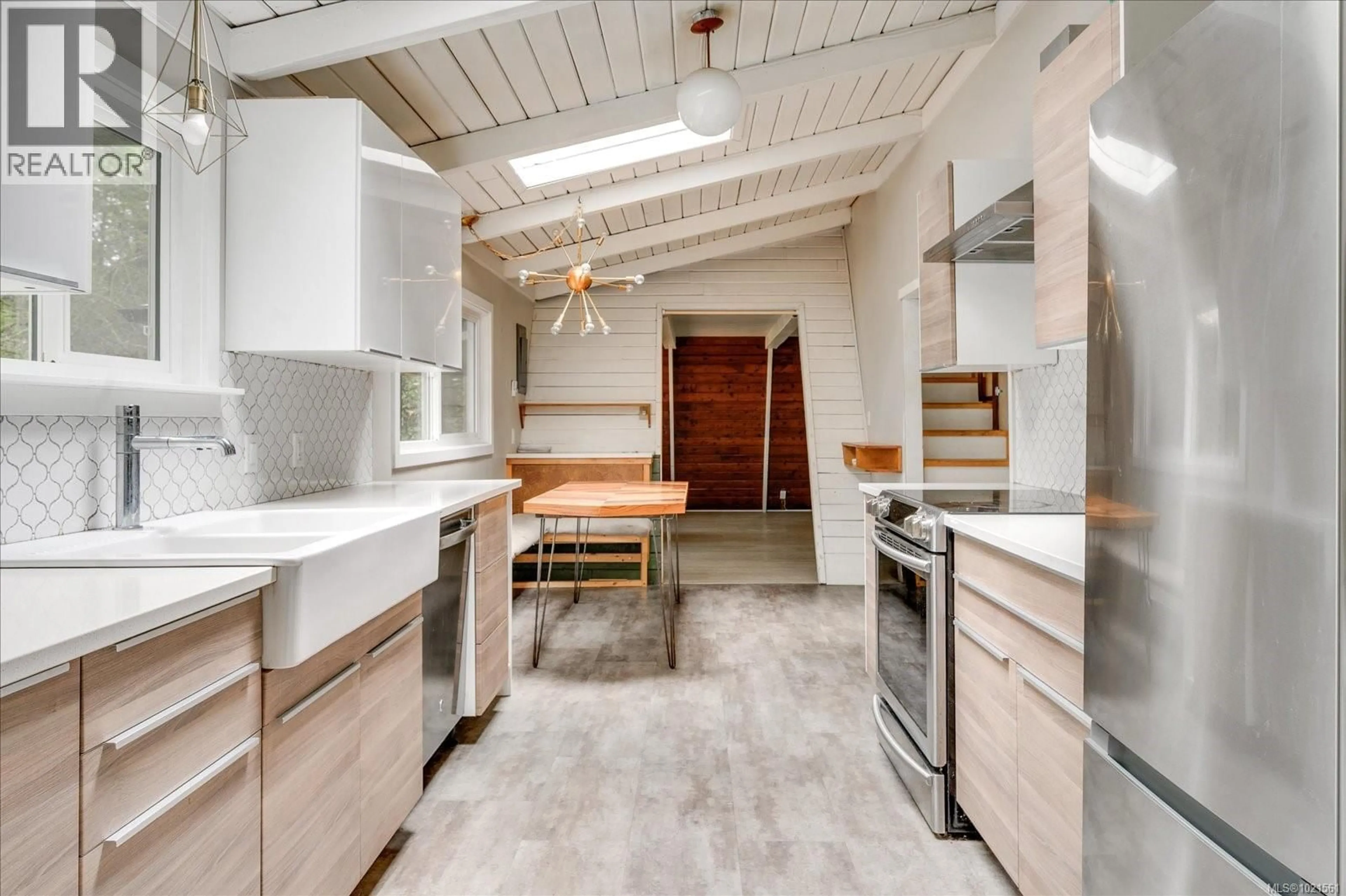 Open concept kitchen, ceramic/tile floor for 1535 WHALEBONE DRIVE, Gabriola Island British Columbia V0R1X5