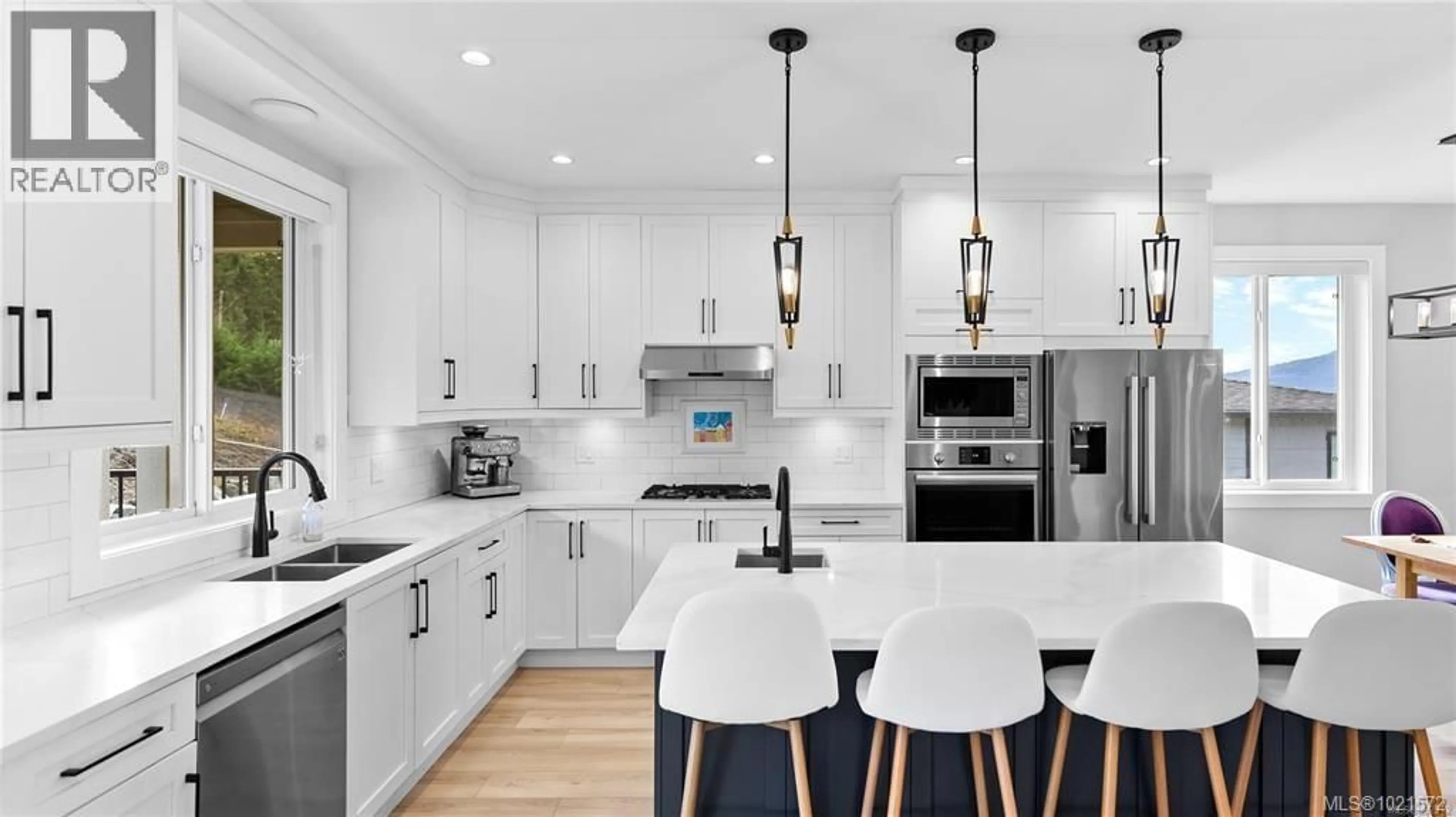 Contemporary kitchen, unknown for 6290 HIGHWOOD DRIVE, Duncan British Columbia V9L5R3