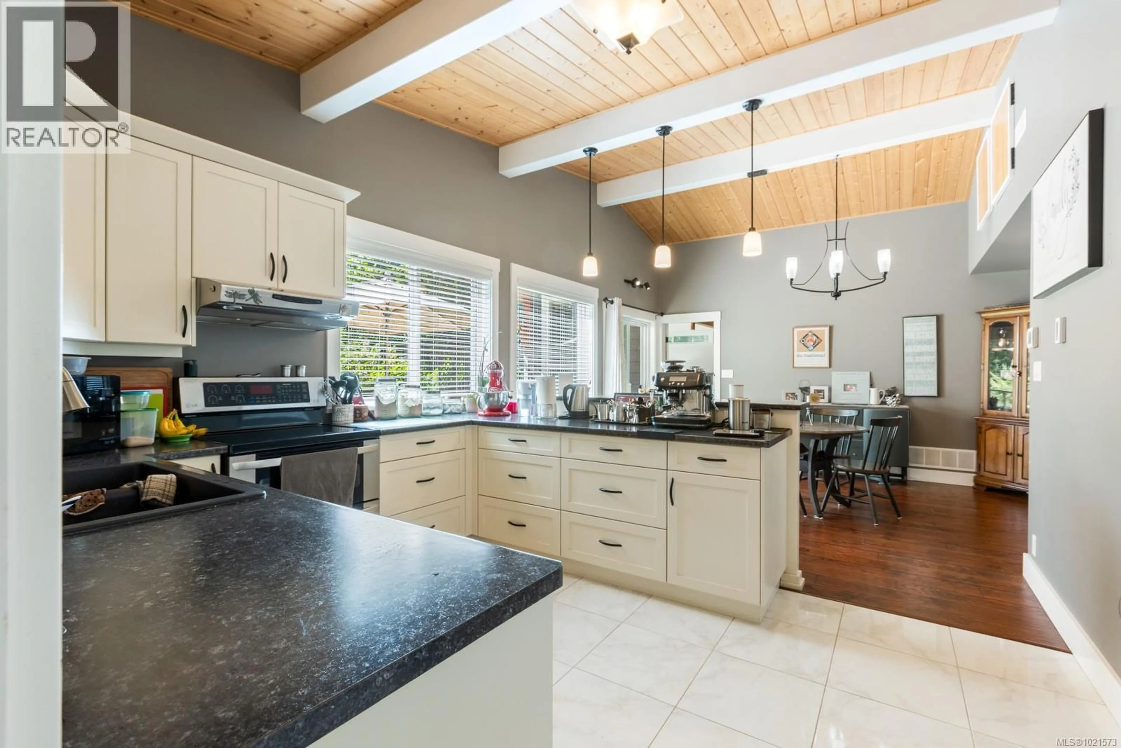 Open concept kitchen, unknown for 3701 PIERCY ROAD, Courtenay British Columbia V9J1R7