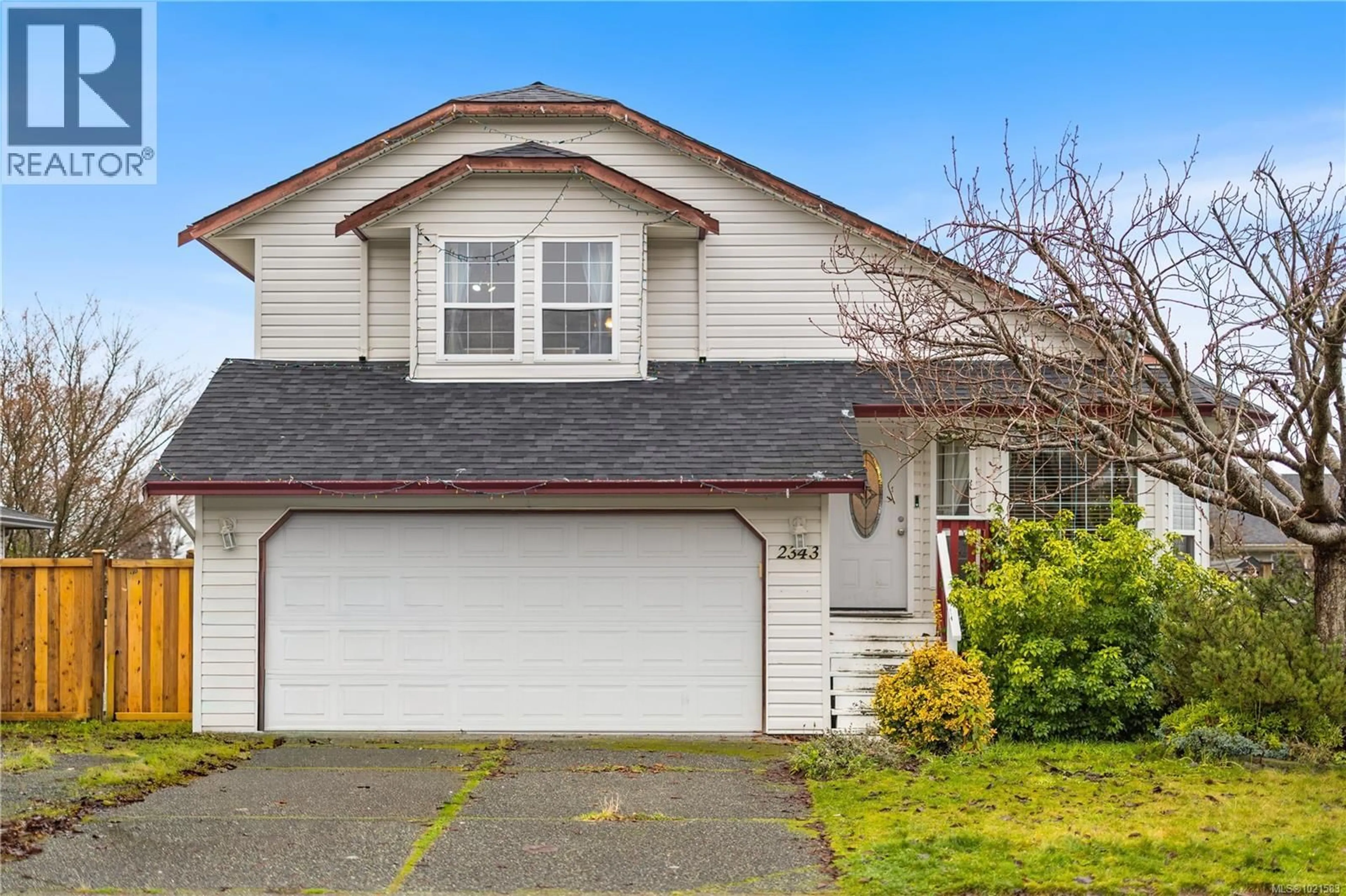 Home with vinyl exterior material, street for 2343 GALERNO ROAD, Campbell River British Columbia V9W8A5