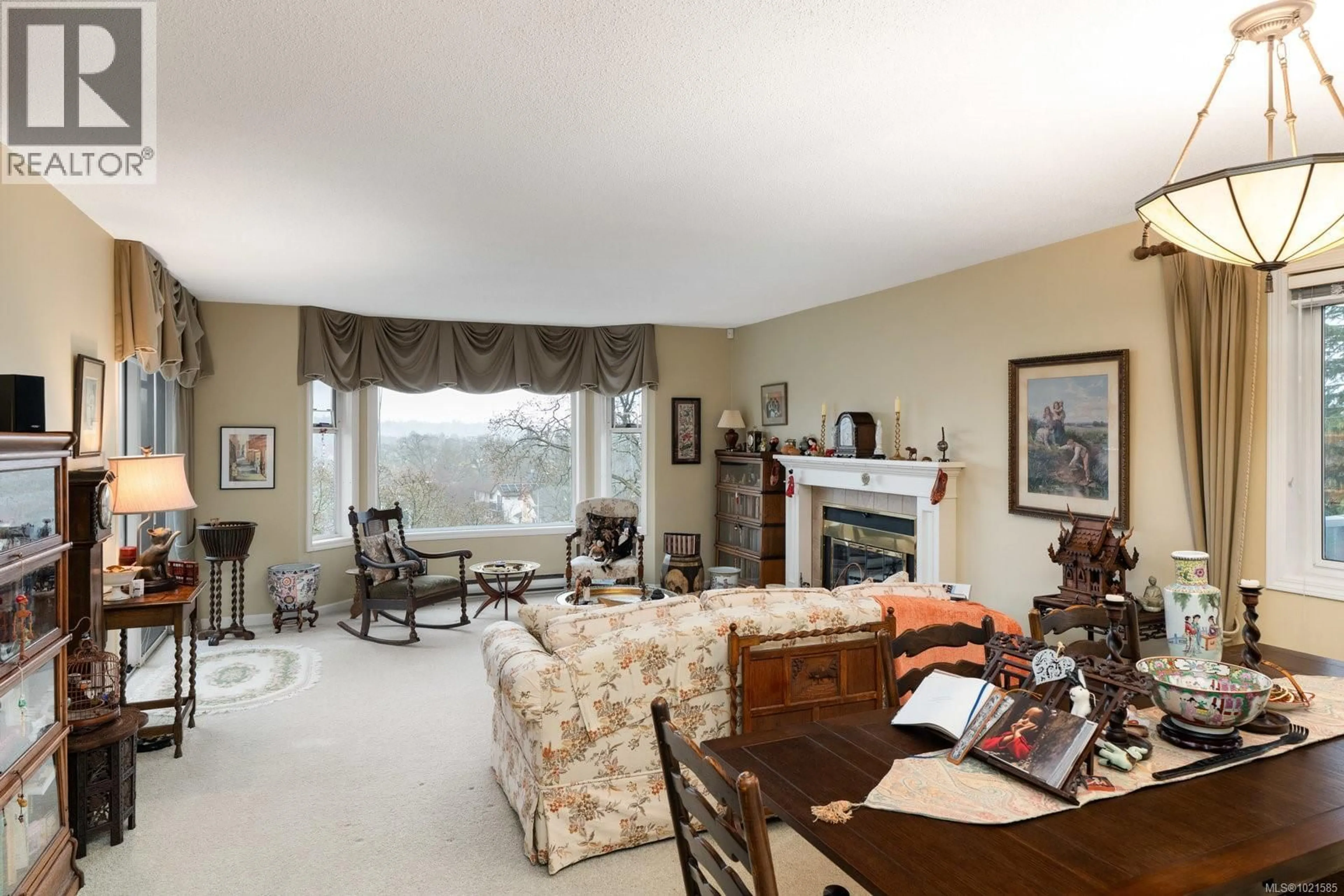 Living room with furniture, unknown for 5 - 1356 SLATER STREET, Saanich British Columbia V8X2P9