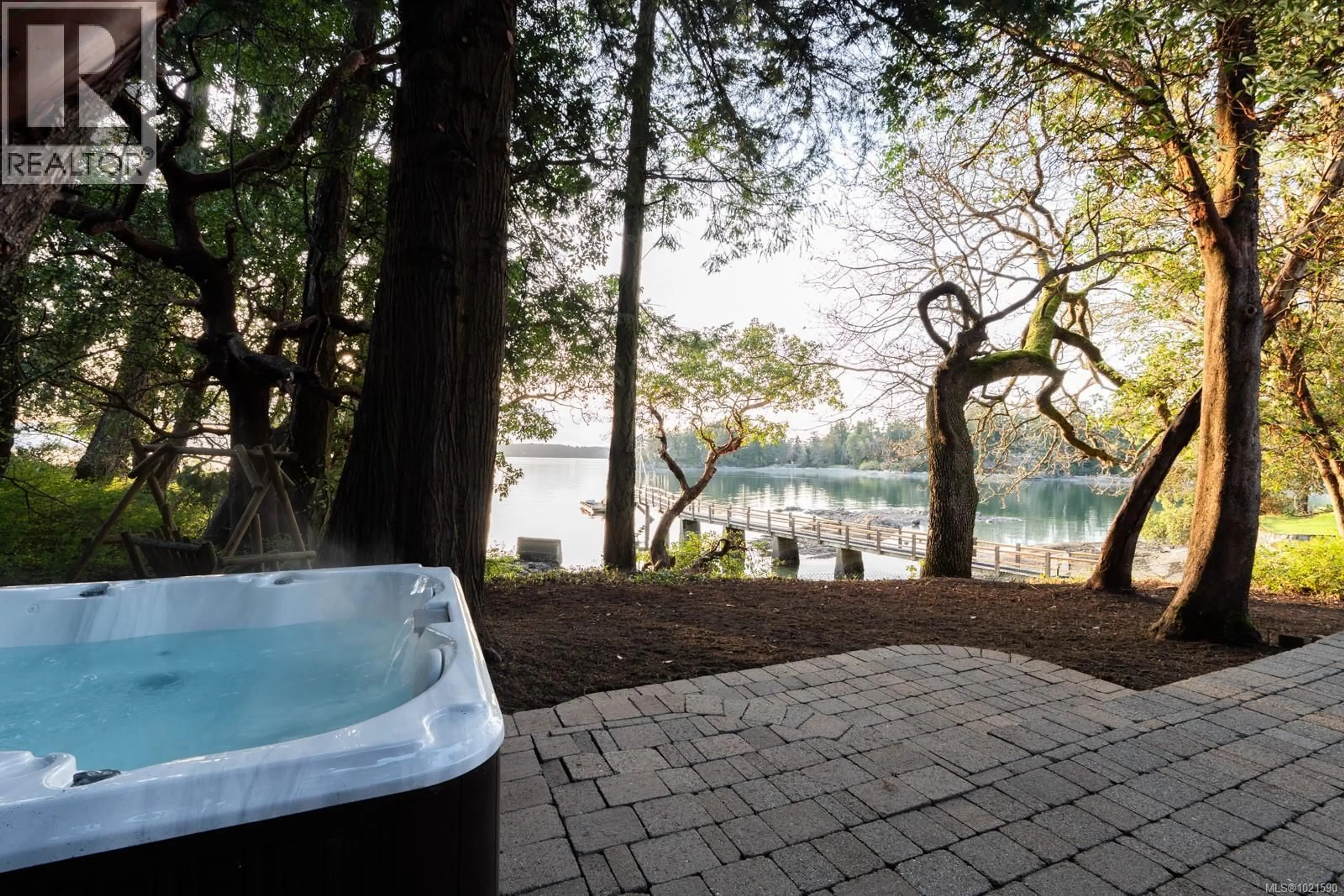 Patio, water/lake/river/ocean view for 675 TOWNER PARK ROAD, North Saanich British Columbia V8L5L7