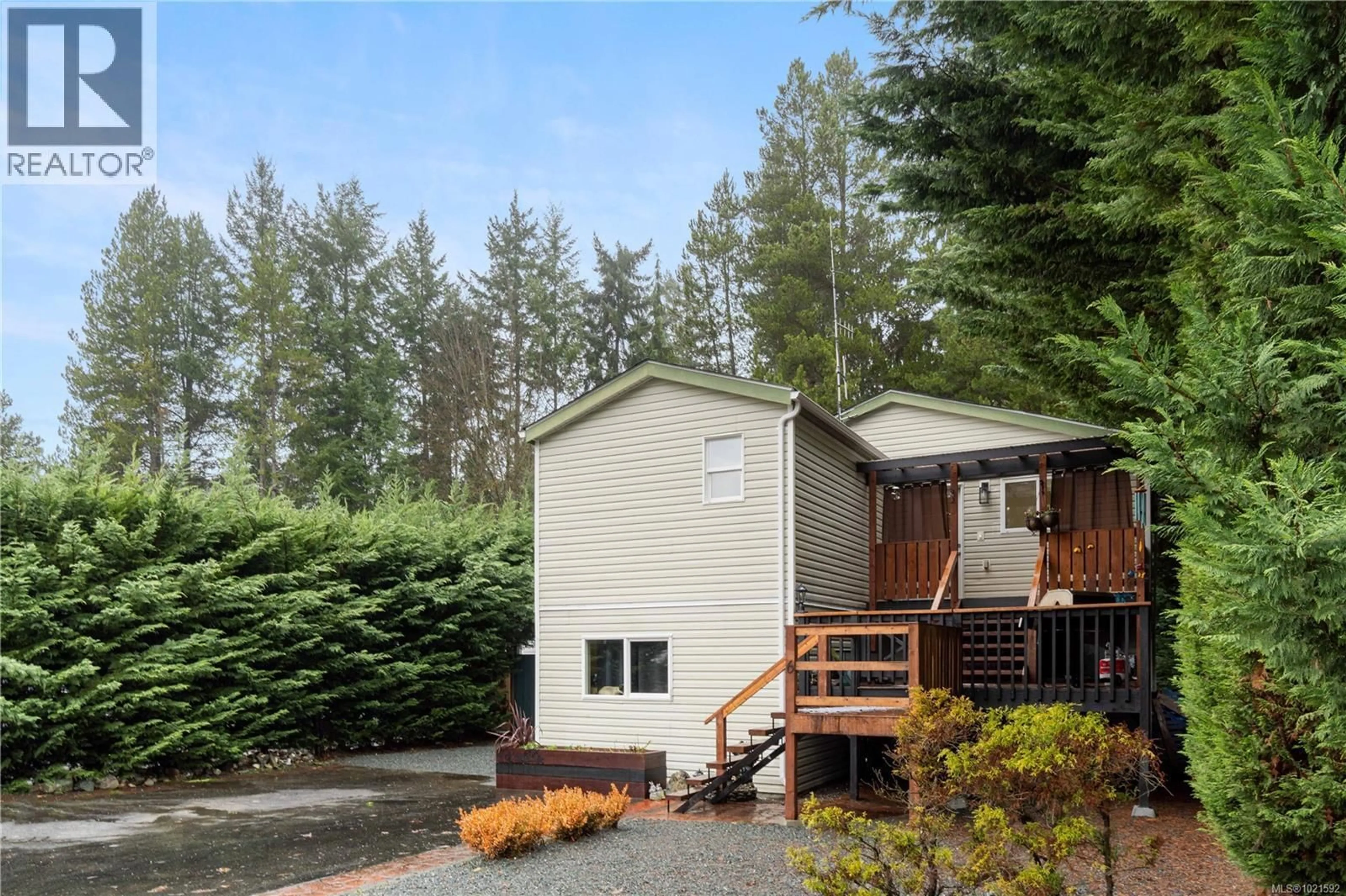 Home with vinyl exterior material, forest/trees view for 6 - 2100 ERRINGTON ROAD, Errington British Columbia V0R1V0