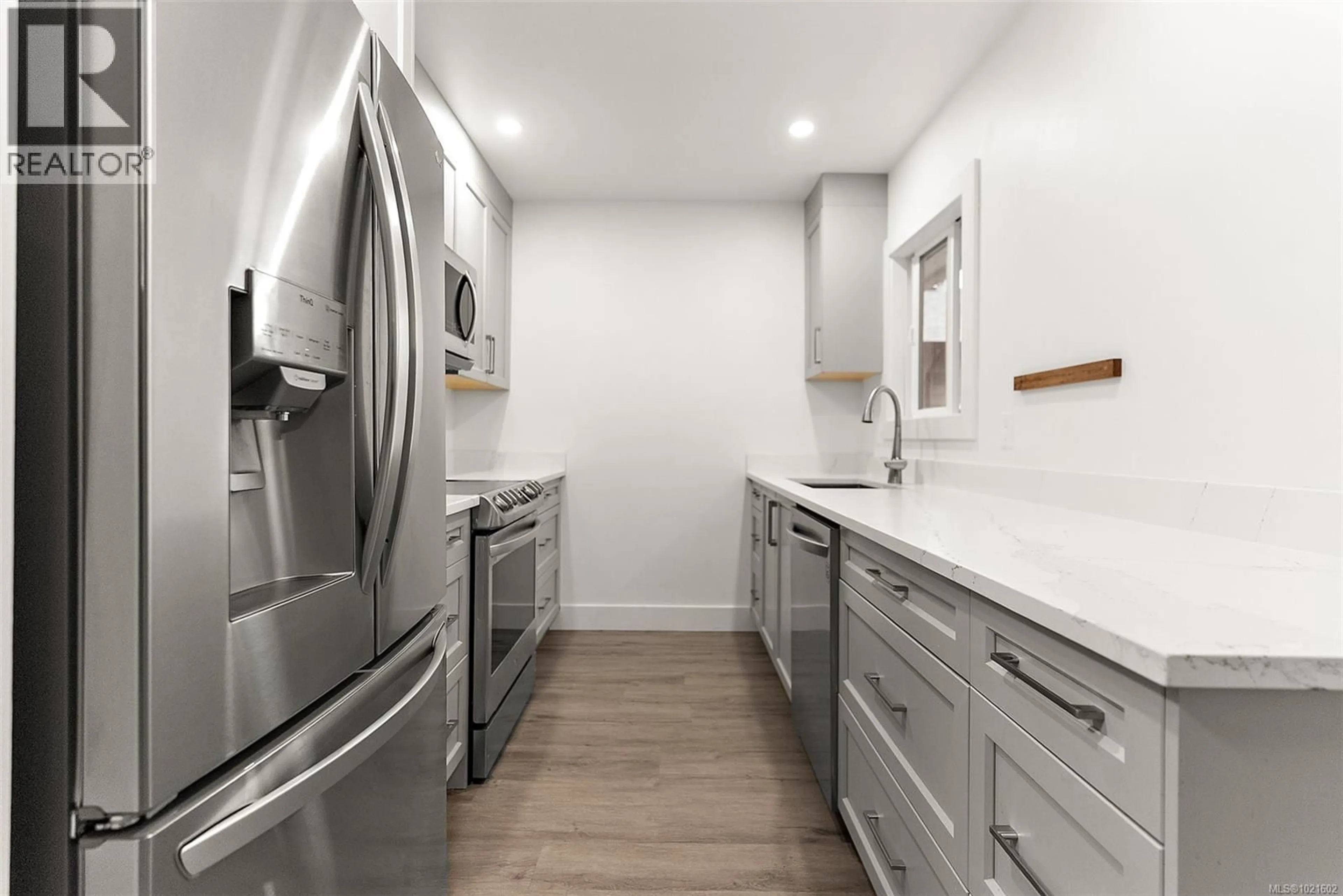 Unknown for 2224 AMHERST AVENUE, Sidney British Columbia V8L2G7