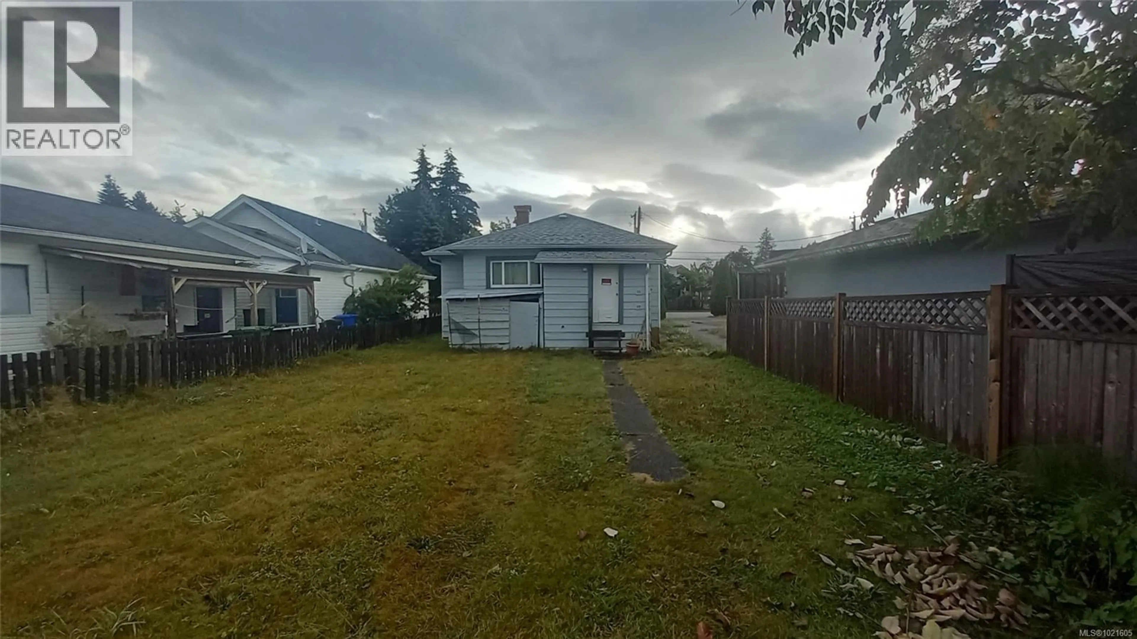 A pic from outside/outdoor area/front of a property/back of a property/a pic from drone, street for 4738 GERTRUDE STREET, Port Alberni British Columbia V9Y6K5