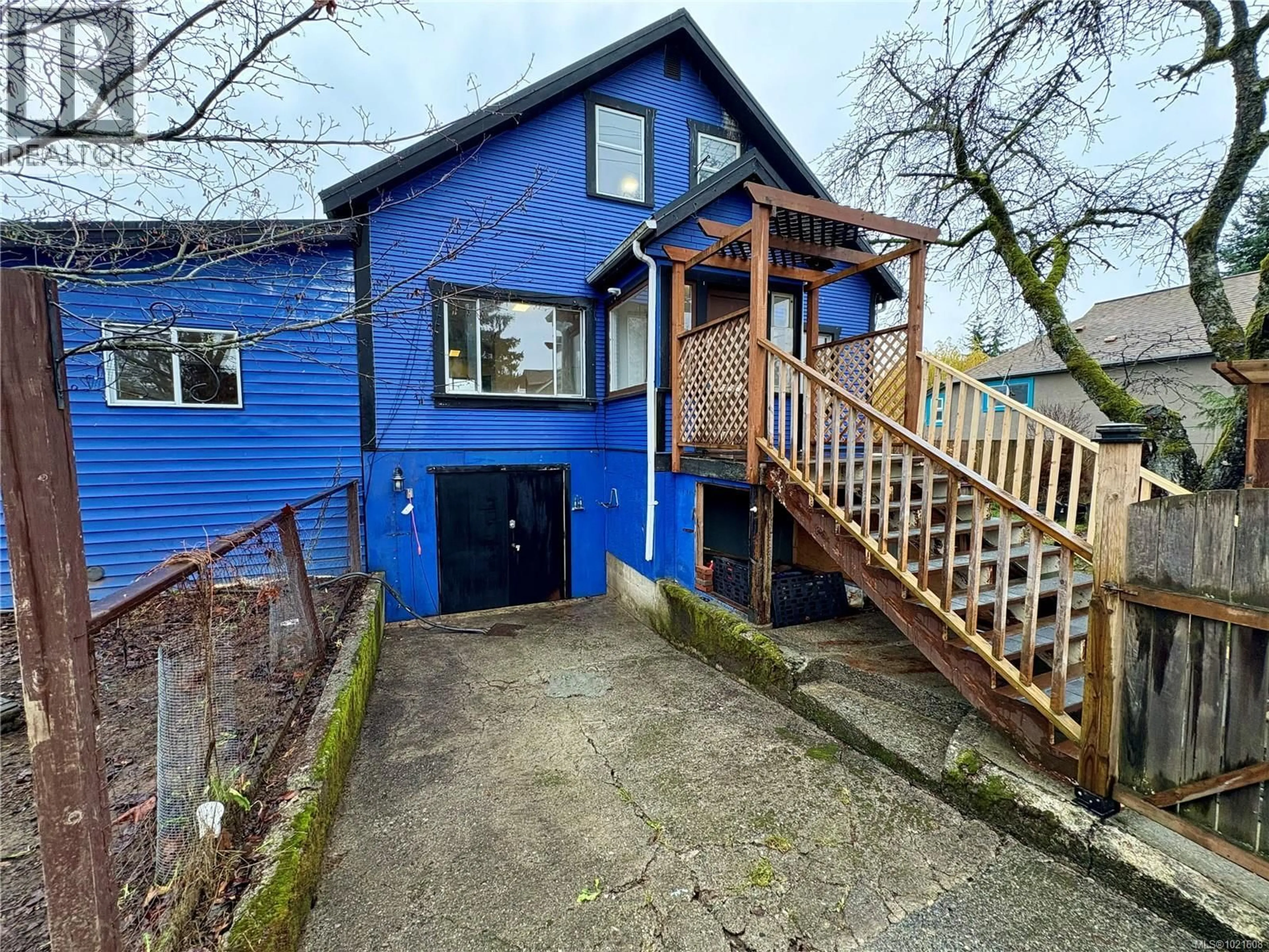 A pic from outside/outdoor area/front of a property/back of a property/a pic from drone, street for 2881 8TH AVENUE, Port Alberni British Columbia V9H2K6