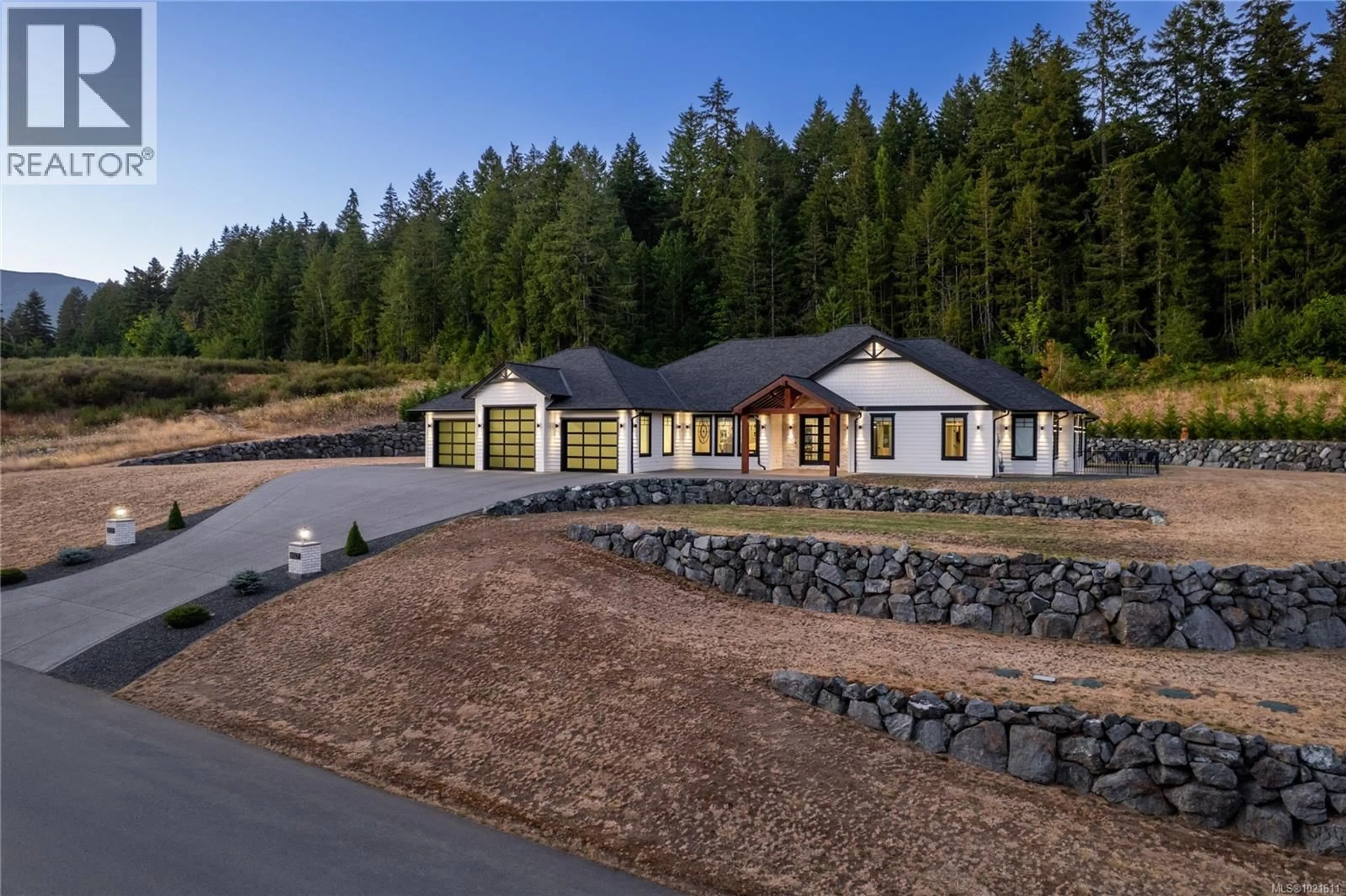 A pic from outside/outdoor area/front of a property/back of a property/a pic from drone, unknown for 6127 CHASE DRIVE, Port Alberni British Columbia V9Y0C2