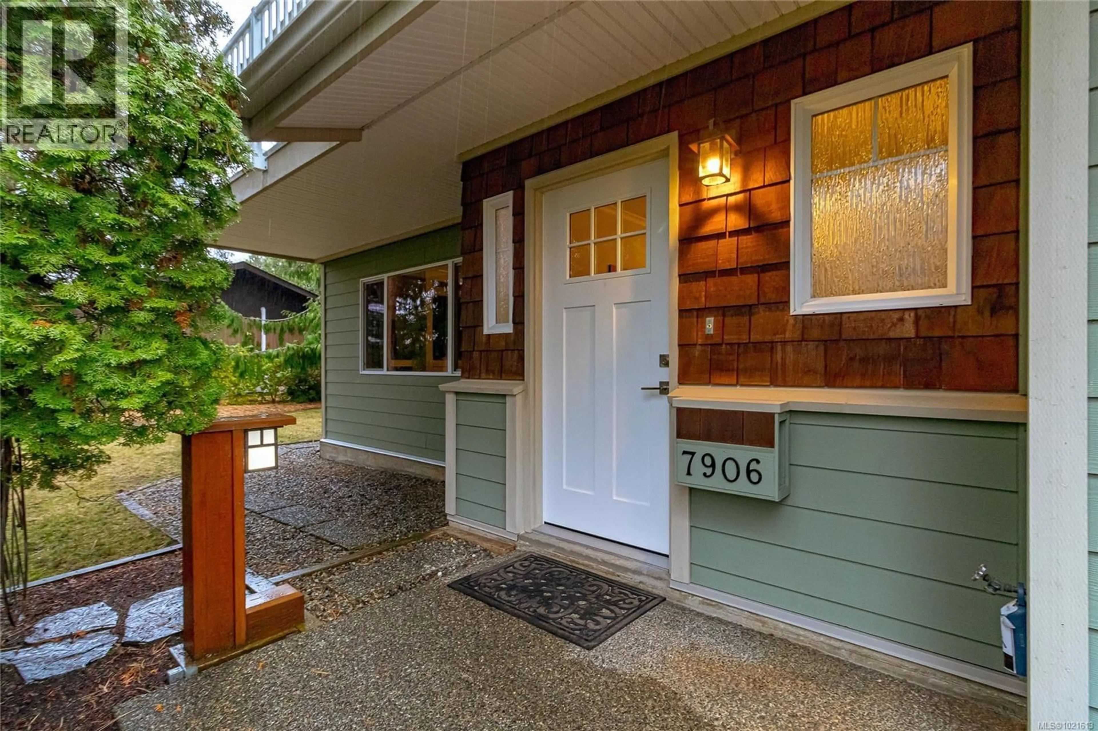 Indoor entryway for 7906 PATTERSON ROAD, Central Saanich British Columbia V8M1L5
