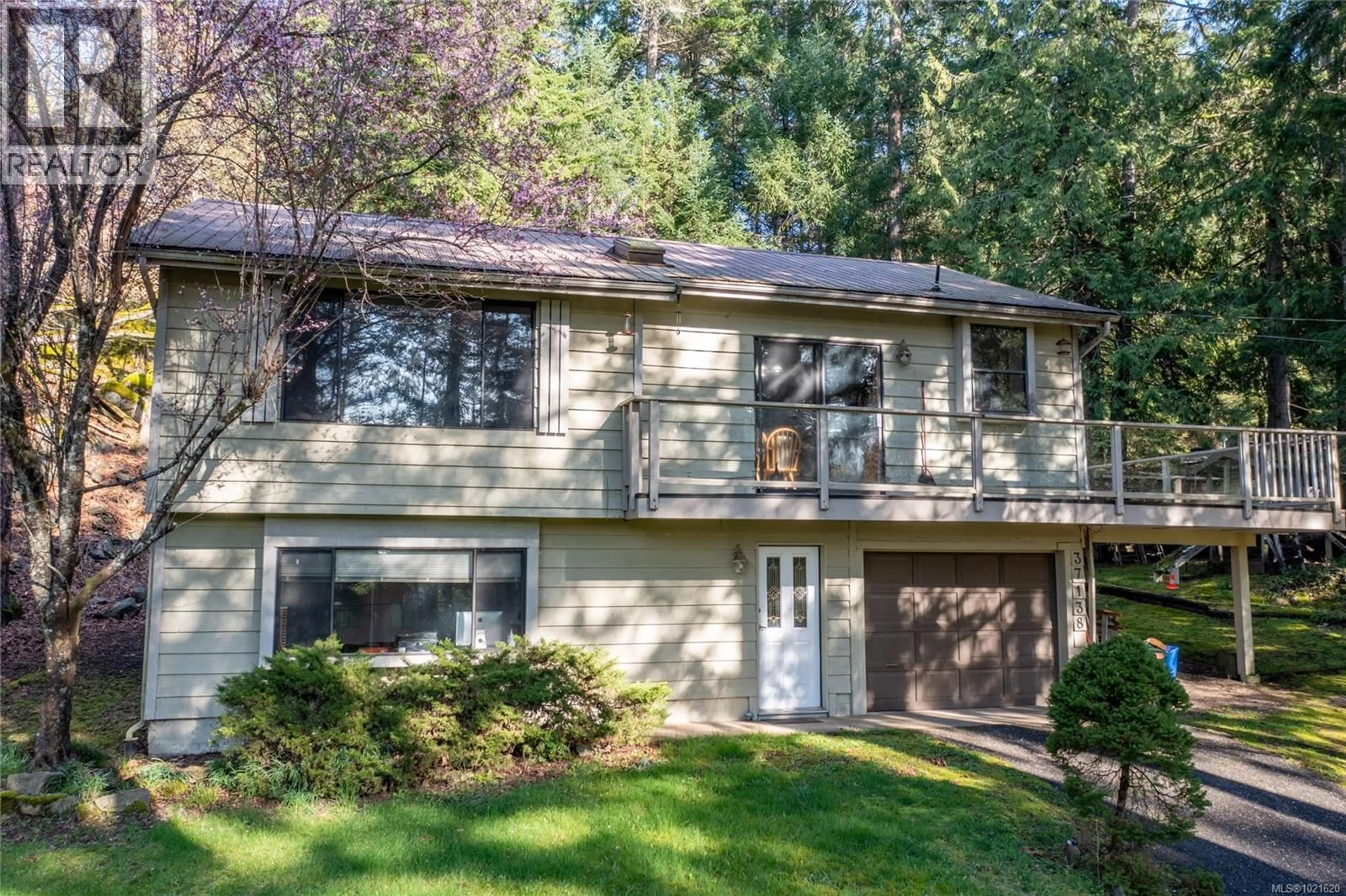 Home with vinyl exterior material, unknown for 37138 GALLEON WAY, Pender Island British Columbia V0N2M2