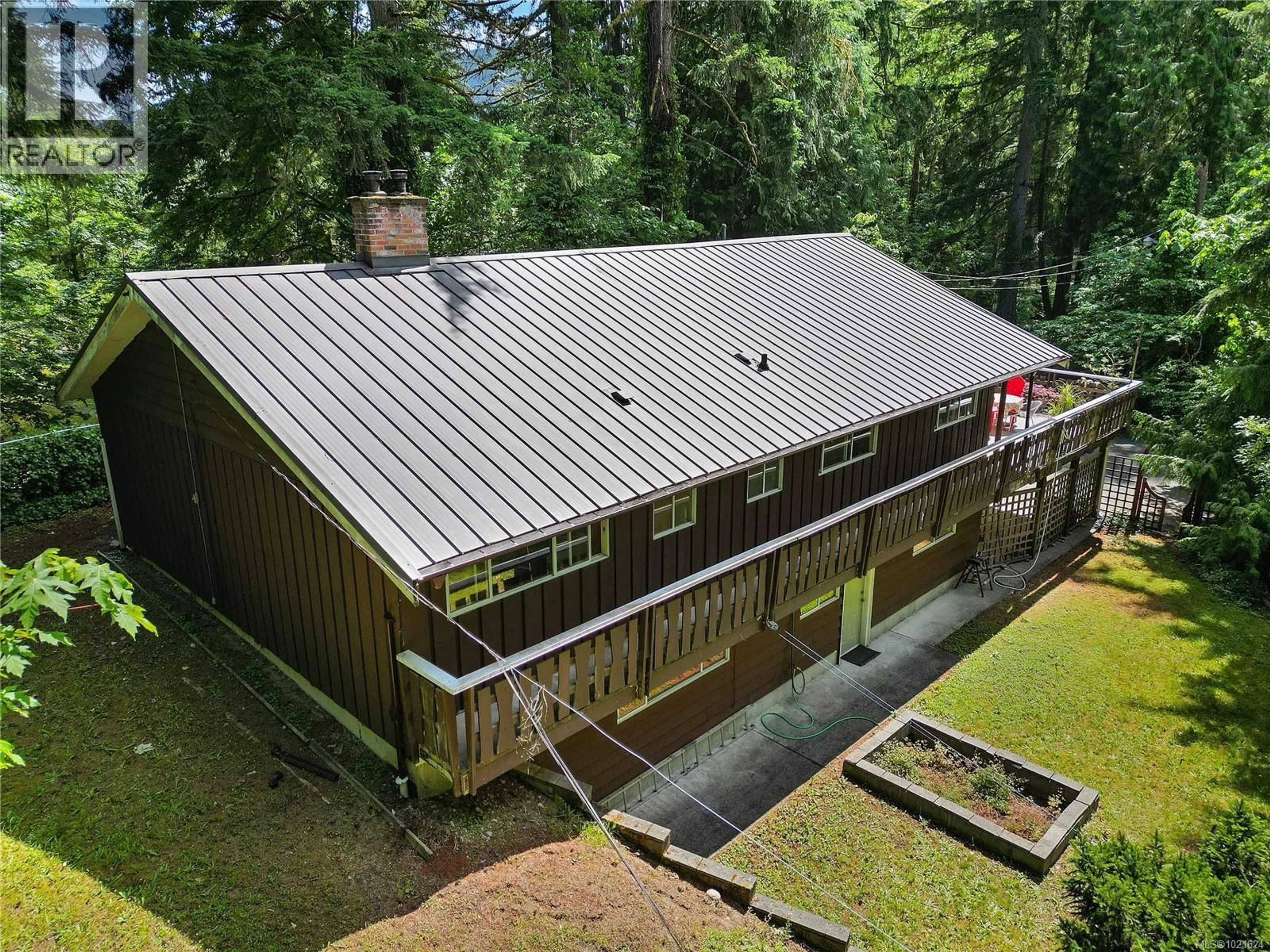 A pic from outside/outdoor area/front of a property/back of a property/a pic from drone, building for 3795 GLENORA ROAD, Duncan British Columbia V9L6S5