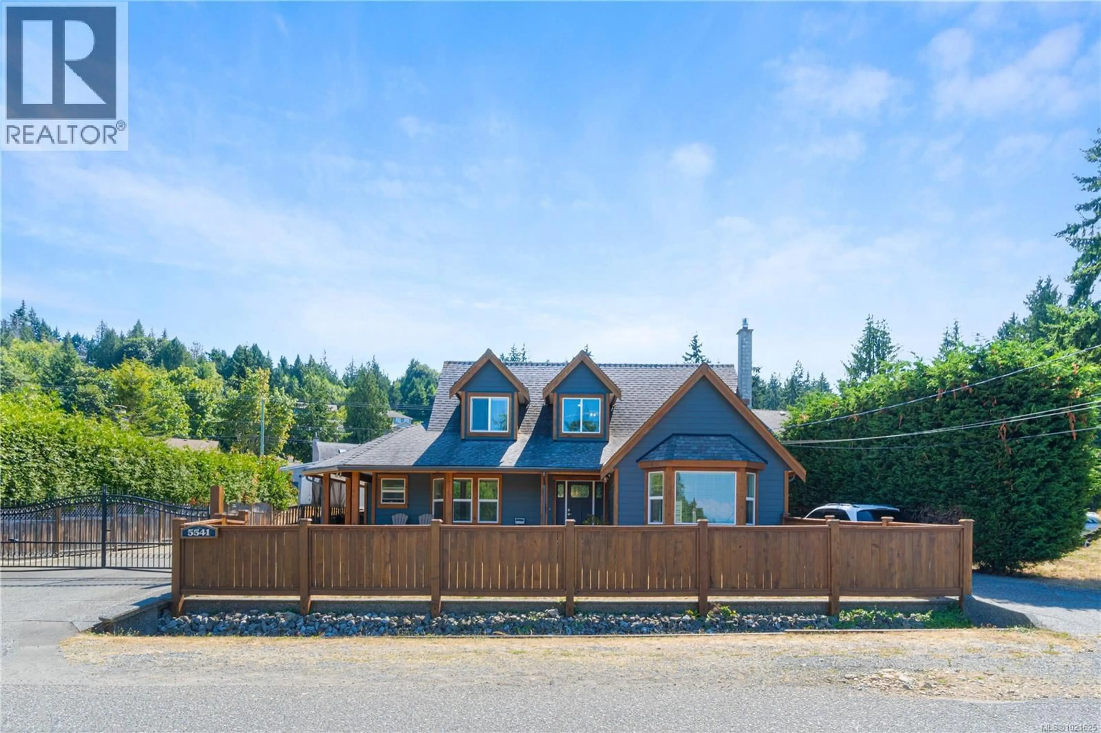 A pic from outside/outdoor area/front of a property/back of a property/a pic from drone, unknown for 5541 WESTDALE ROAD, Nanaimo British Columbia V9V1G4