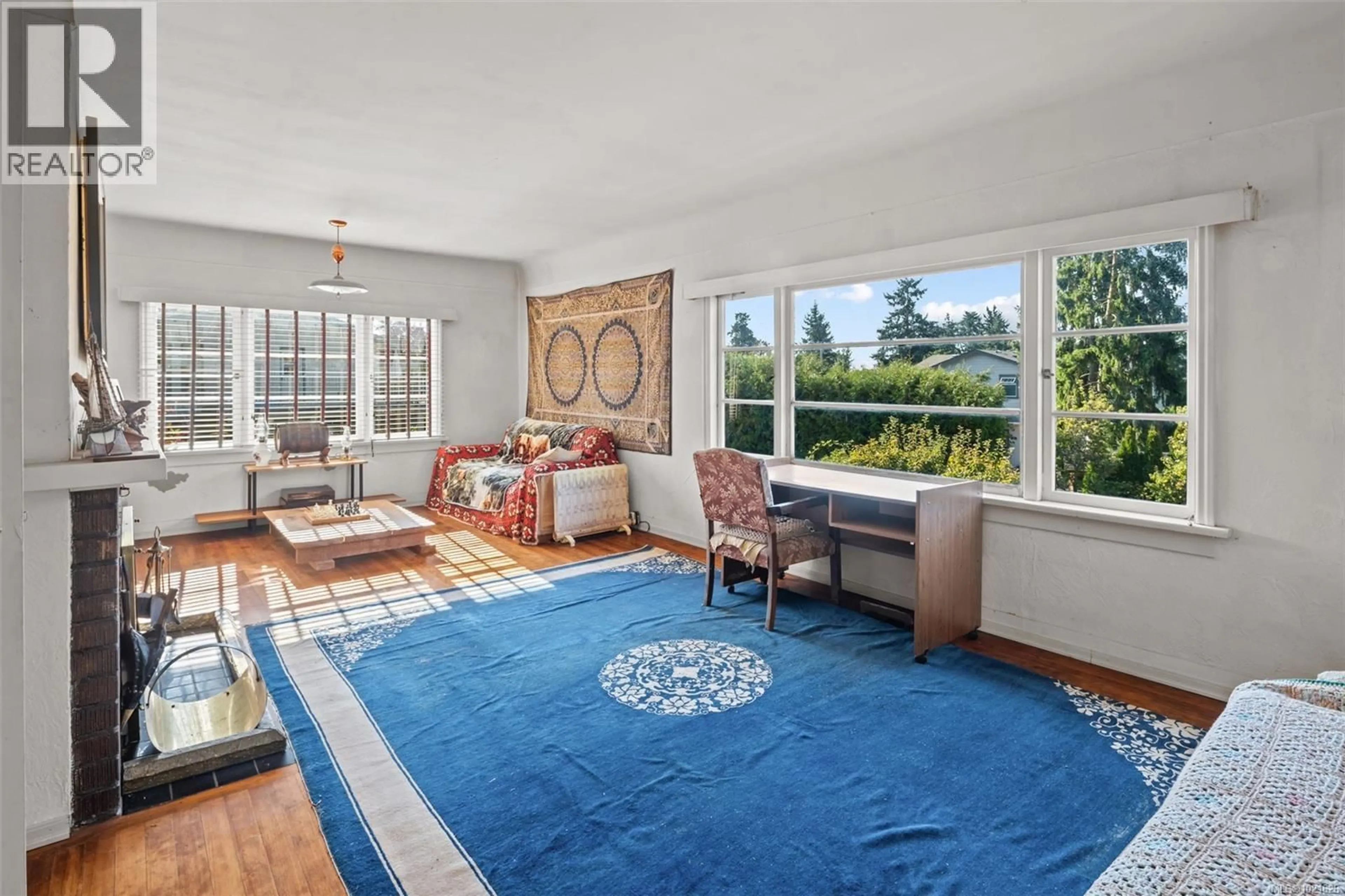 Living room with furniture, unknown for 533 VIEW ROYAL AVENUE, View Royal British Columbia V9B1B9