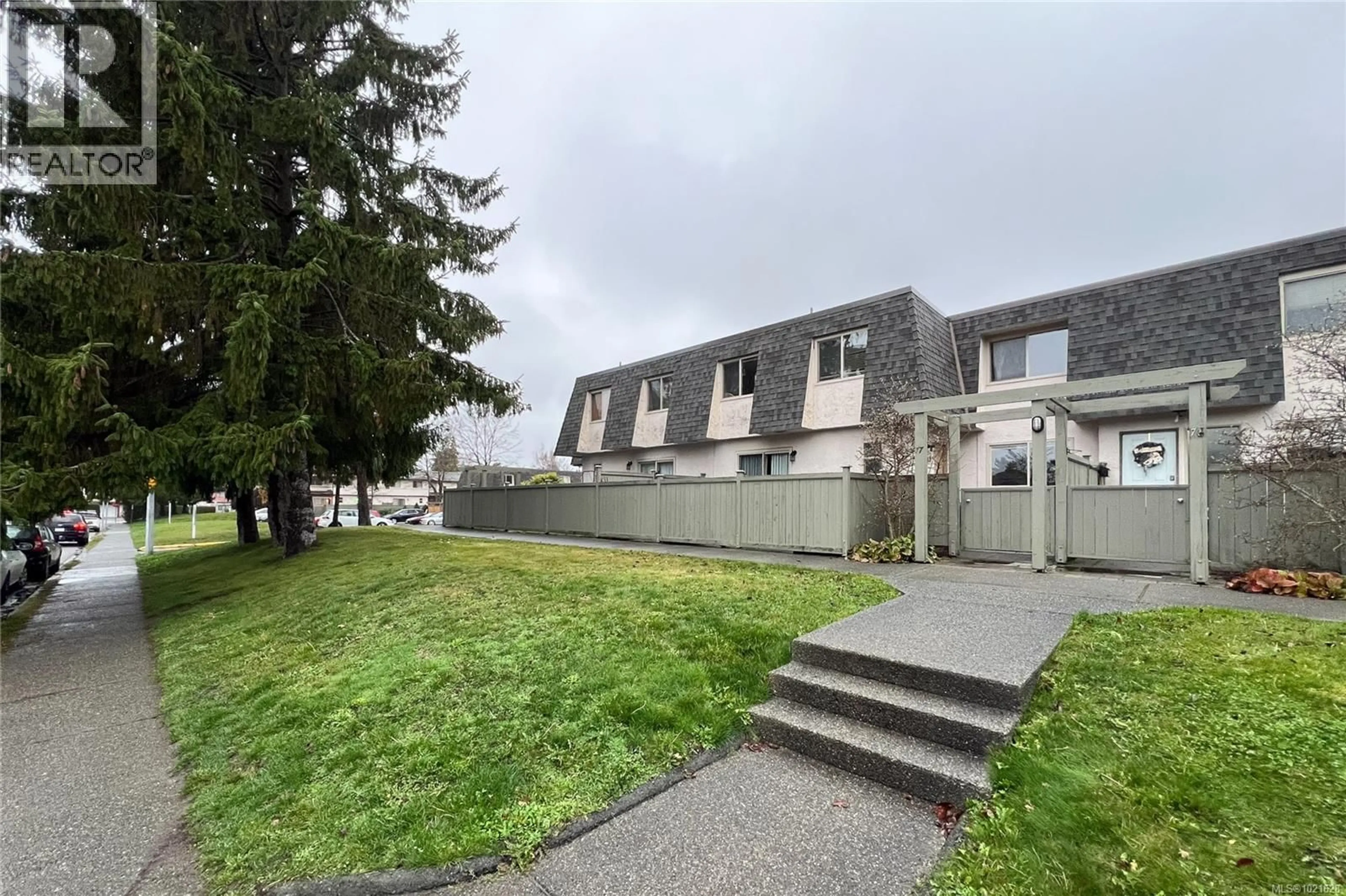 A pic from outside/outdoor area/front of a property/back of a property/a pic from drone, street for 77 - 4061 LARCHWOOD DRIVE, Saanich British Columbia V8V3K4