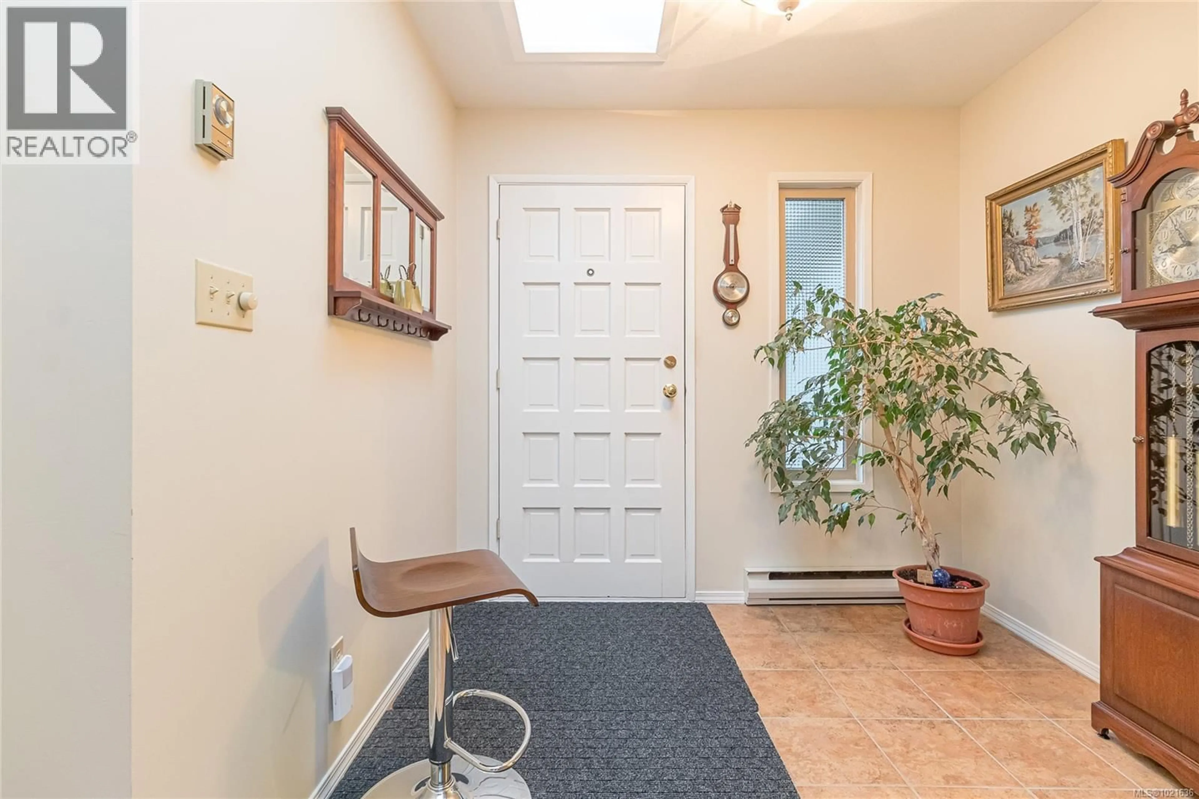 Indoor entryway for 507 EAGLECREST DRIVE, Qualicum Beach British Columbia V9K1E8