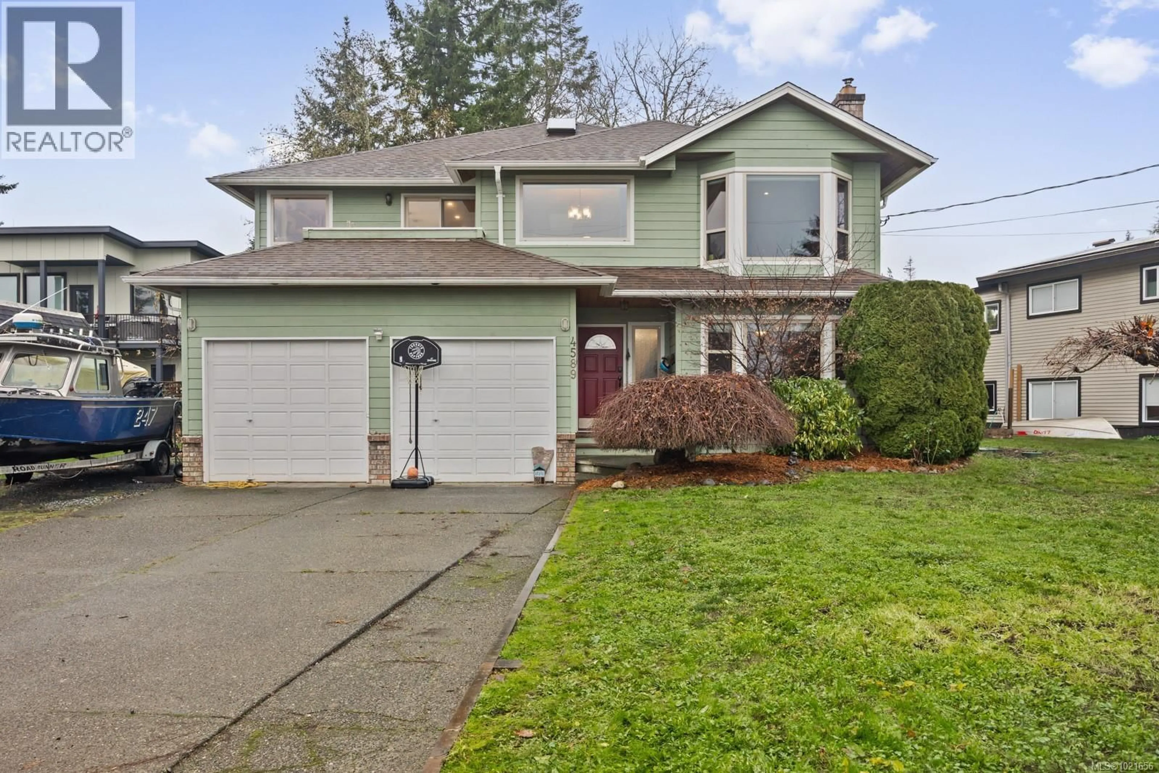 Home with vinyl exterior material, street for 4589 KILMARNOCK DRIVE, Courtenay British Columbia V9N9S6