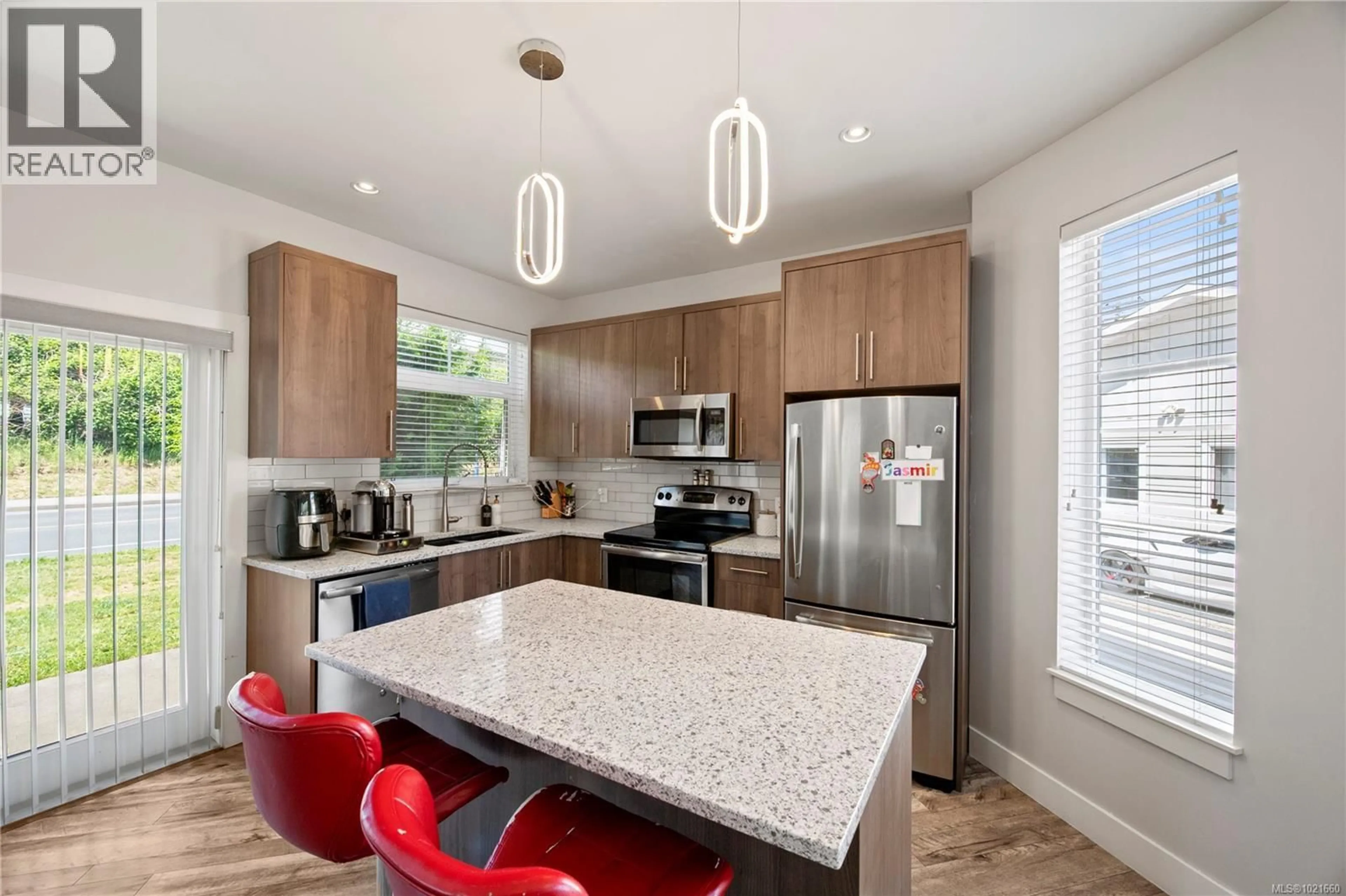 Open concept kitchen, unknown for 701 STRANDLUND AVENUE, Langford British Columbia V9B3G2