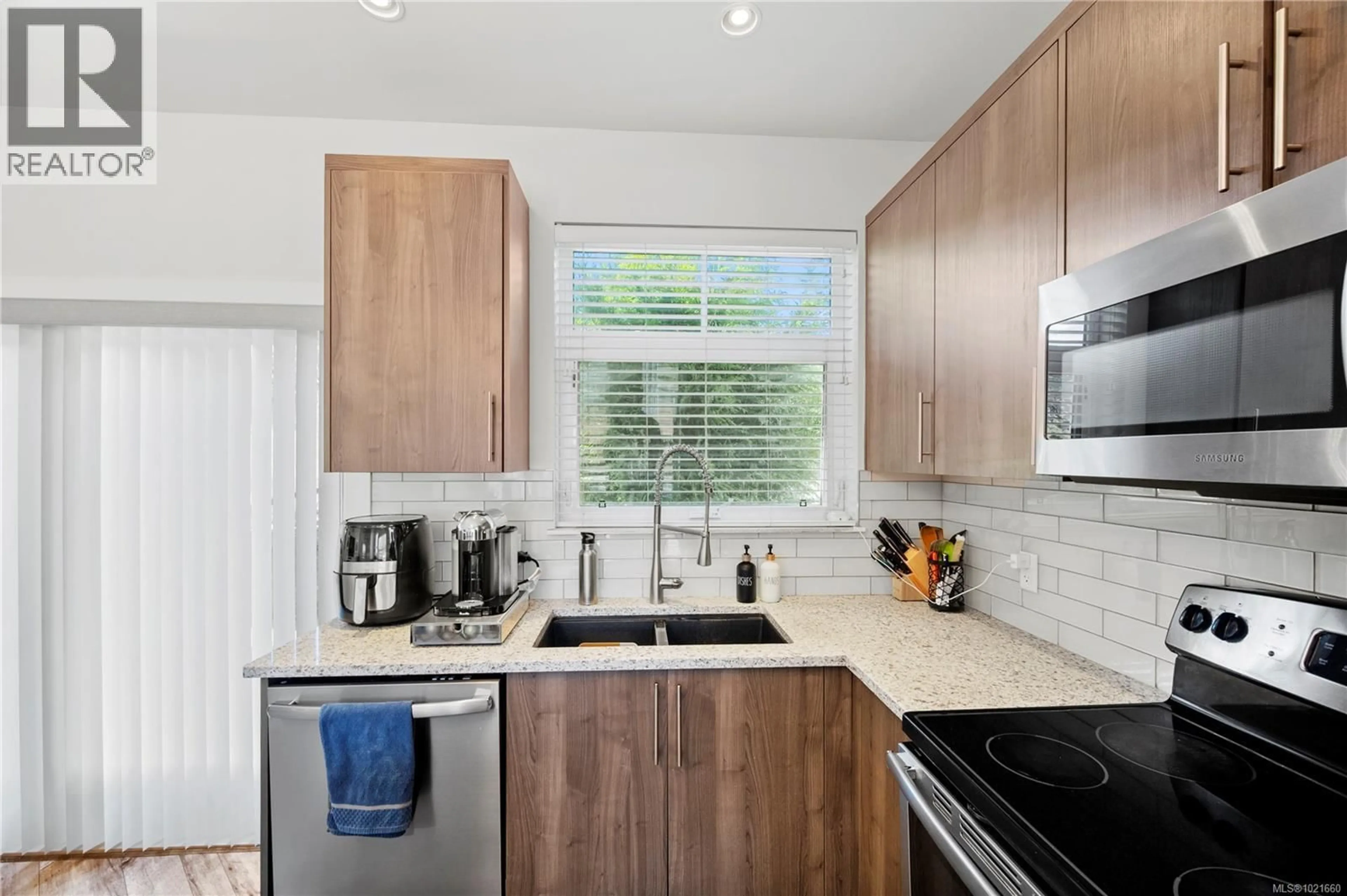 Standard kitchen, unknown for 701 STRANDLUND AVENUE, Langford British Columbia V9B3G2