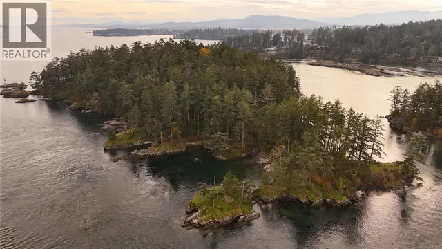 0 FERNIE ISLAND, Gulf Islands 3