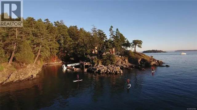 0 FERNIE ISLAND, Gulf Islands 4