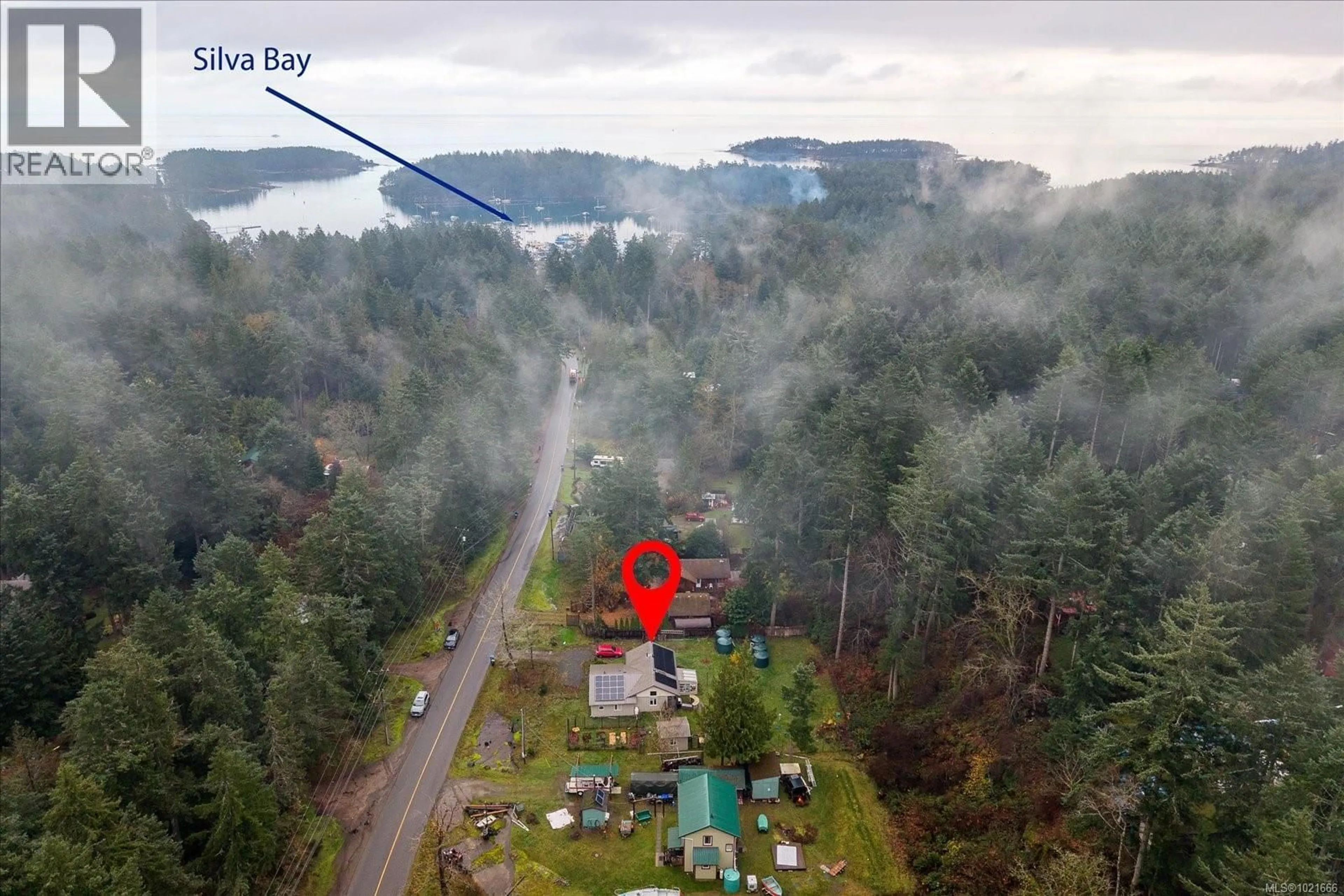 A pic from outside/outdoor area/front of a property/back of a property/a pic from drone, unknown for 3271 SOUTH ROAD, Gabriola Island British Columbia V0R1X7
