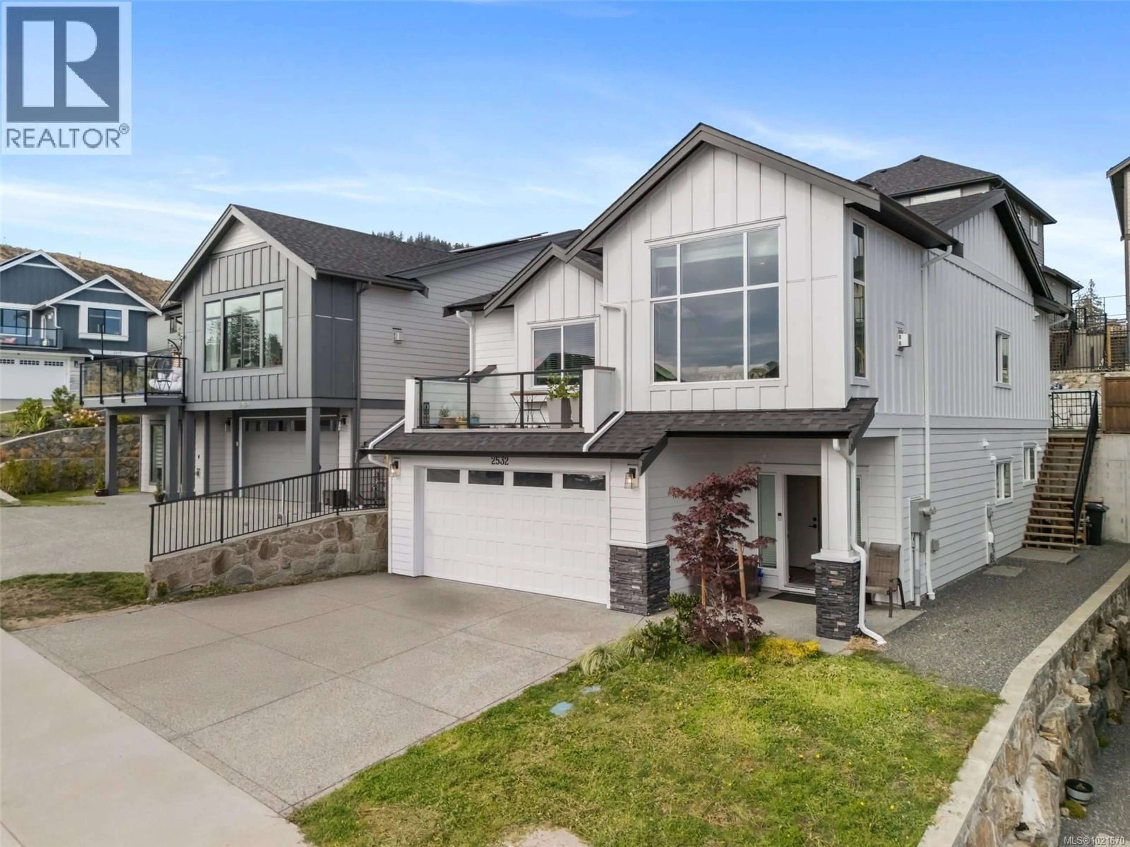 Home with vinyl exterior material, street for 2532 OBSIDIAN PLACE, Langford British Columbia V9B5L4