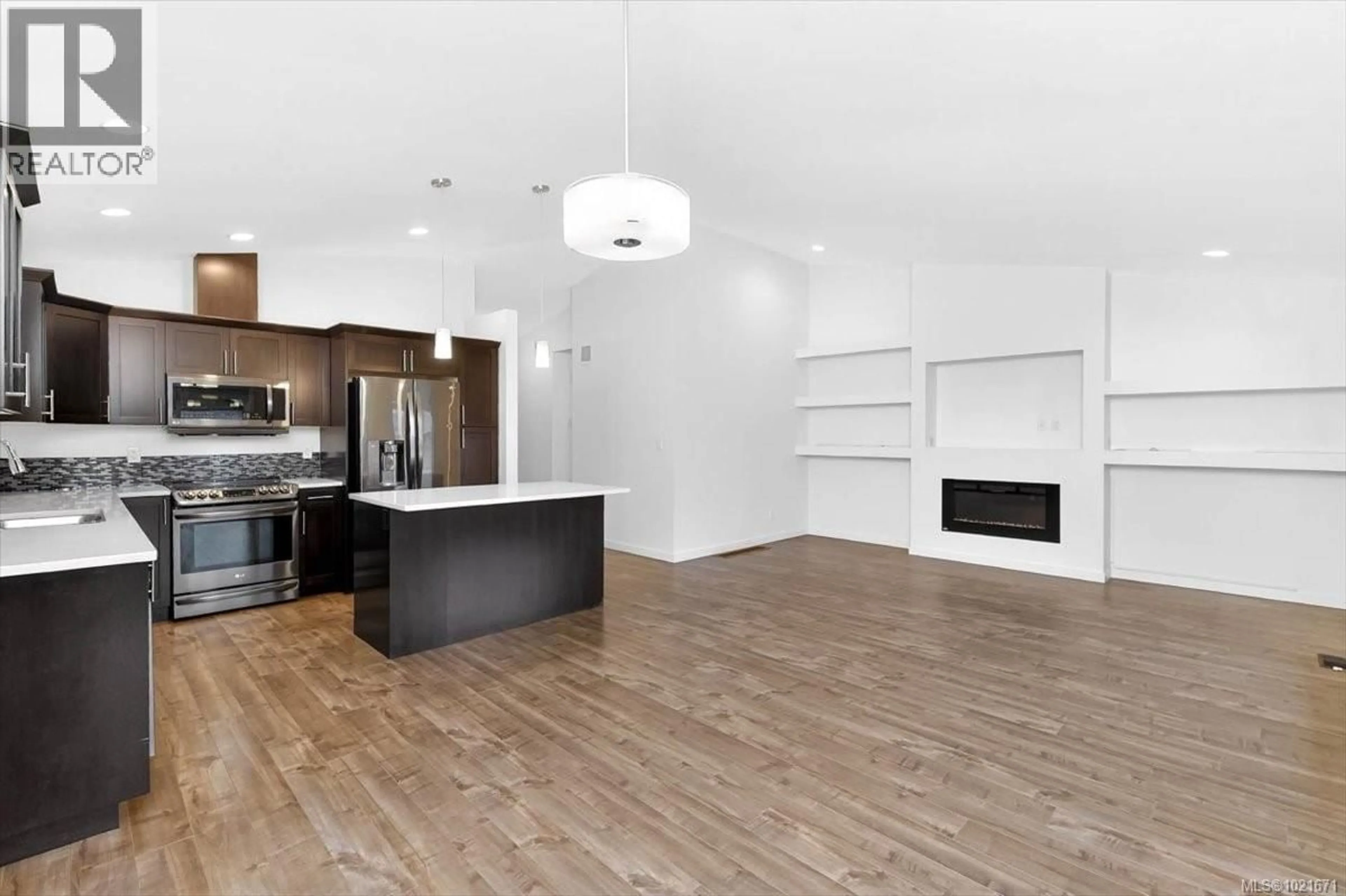 Open concept kitchen, wood/laminate floor for 22 - 5450 TOMSWOOD ROAD, Port Alberni British Columbia V9Y0B4
