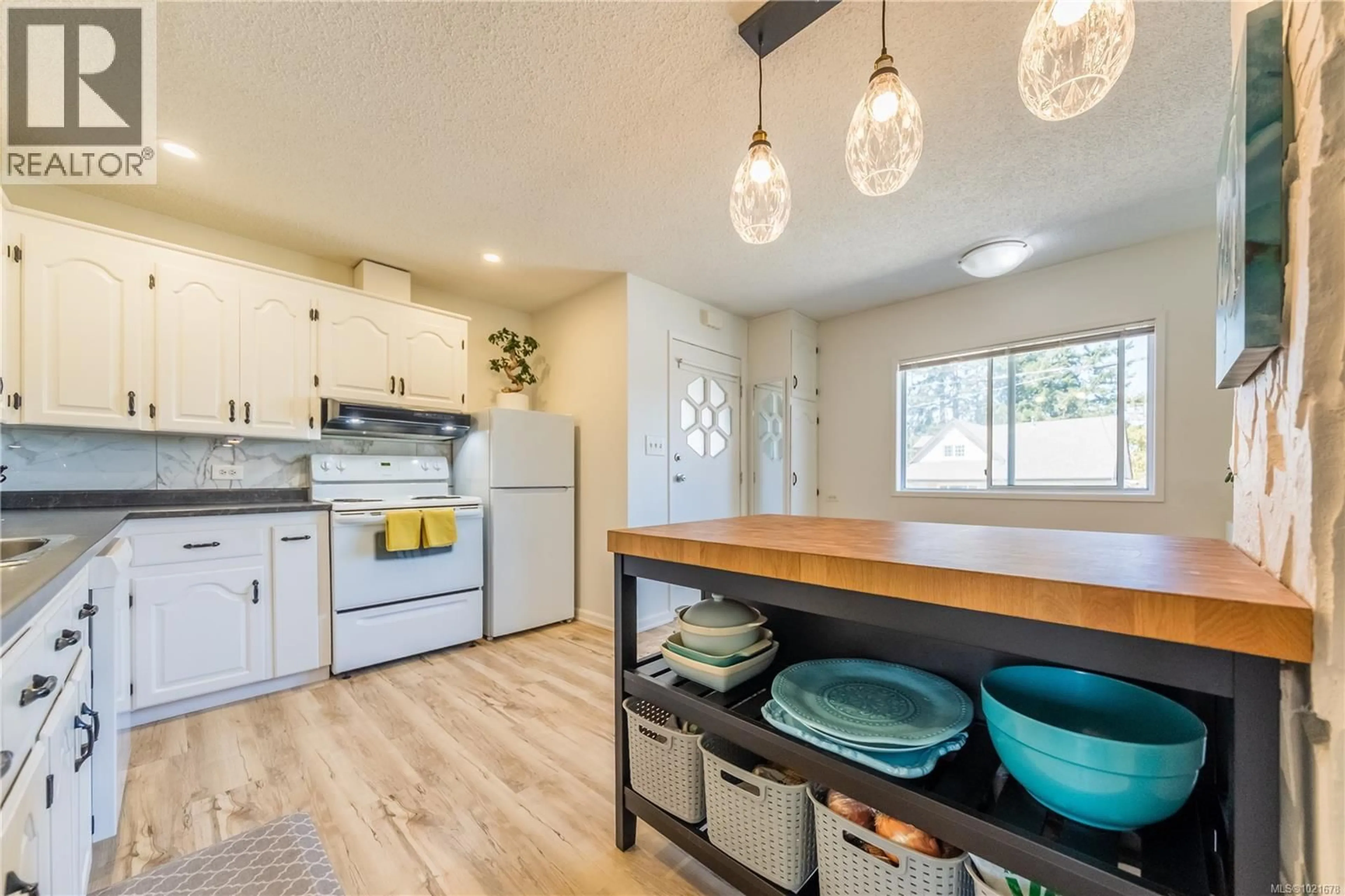Open concept kitchen, unknown for 487 PYM STREET NORTH, Parksville British Columbia V9P1B9