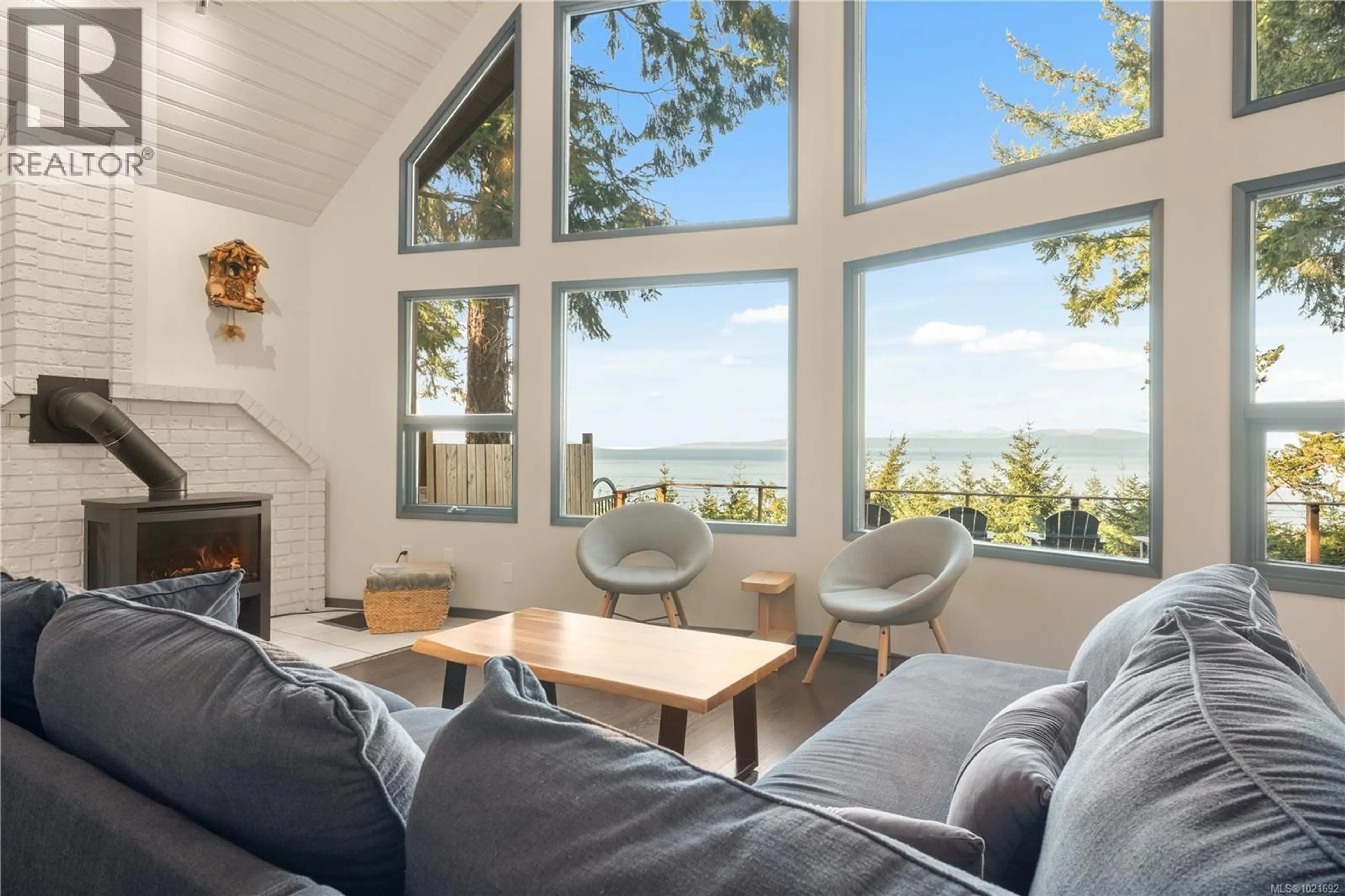 Living room with furniture, unknown for 5030 LOST LAKE ROAD, Nanaimo British Columbia V9T5E4