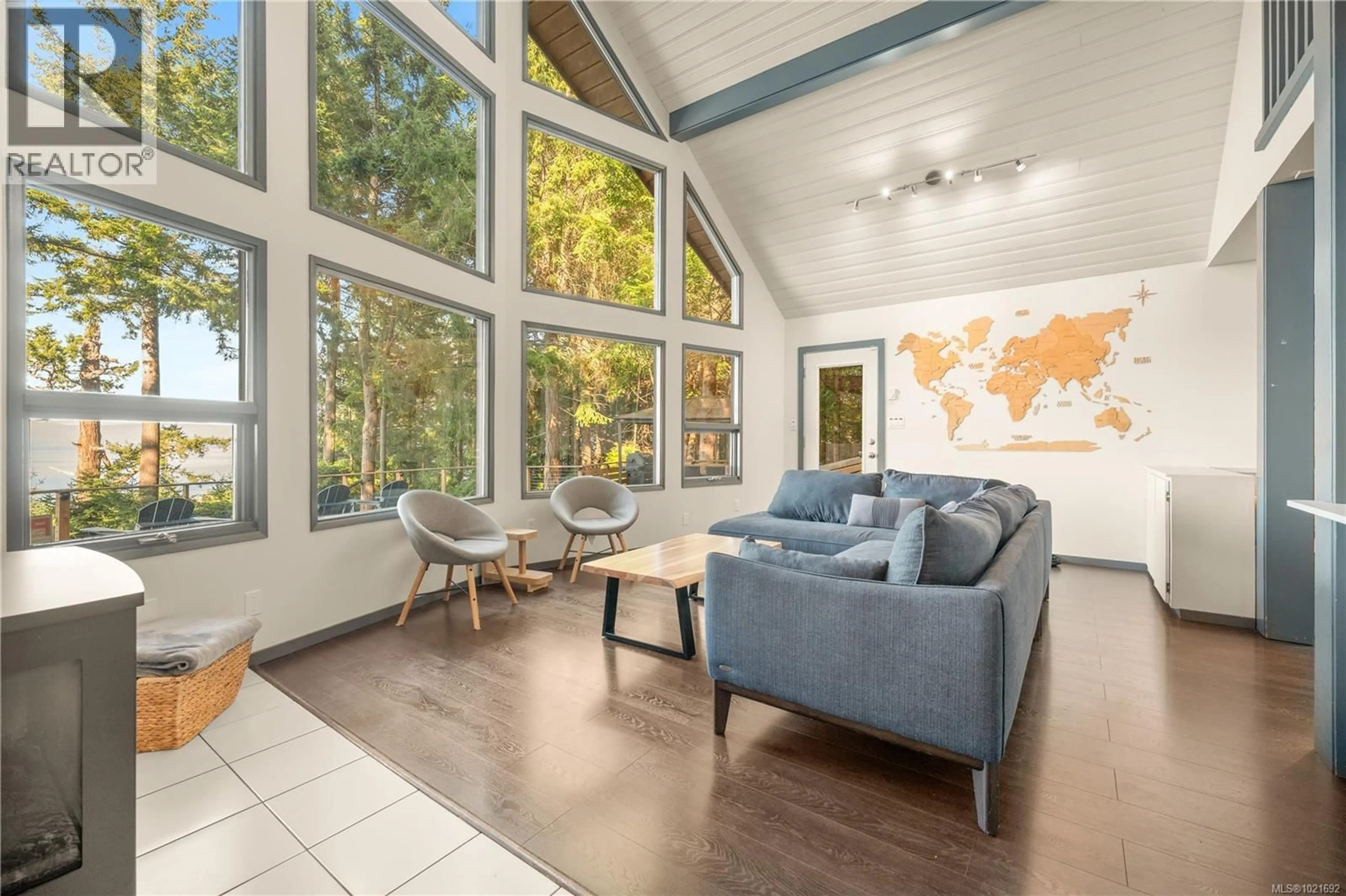 Living room with furniture, unknown for 5030 LOST LAKE ROAD, Nanaimo British Columbia V9T5E4