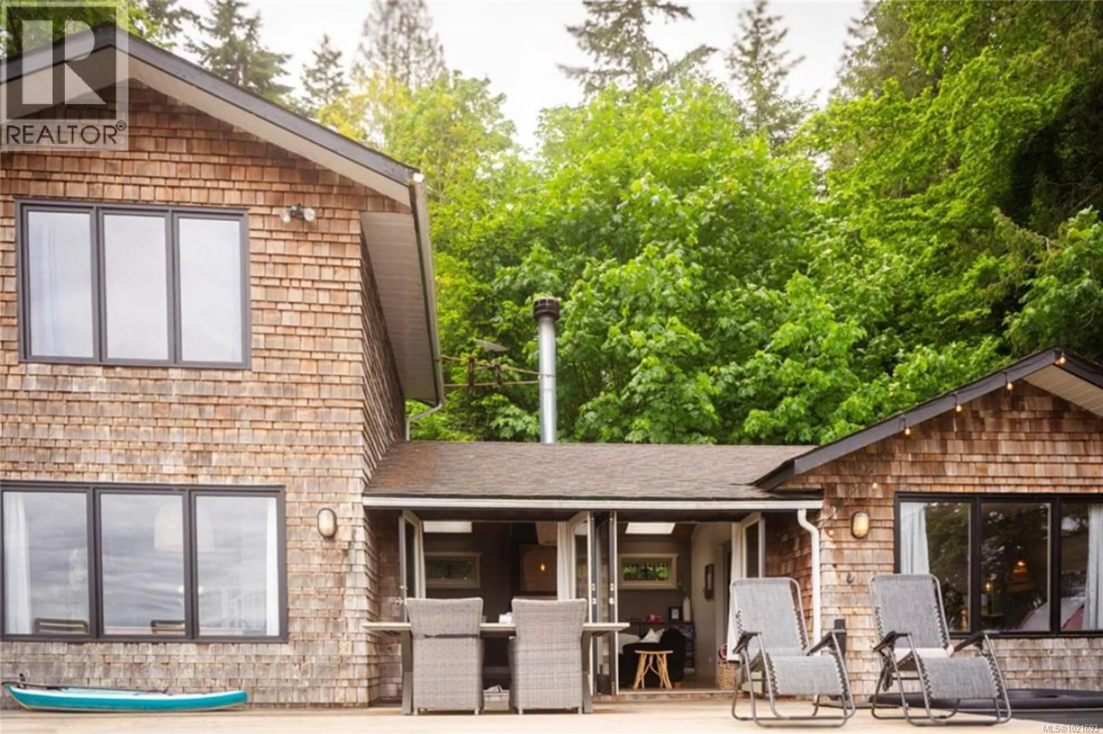 Patio, unknown for 6641 ISLAND HIGHWAY WEST, Bowser British Columbia V0R1G0