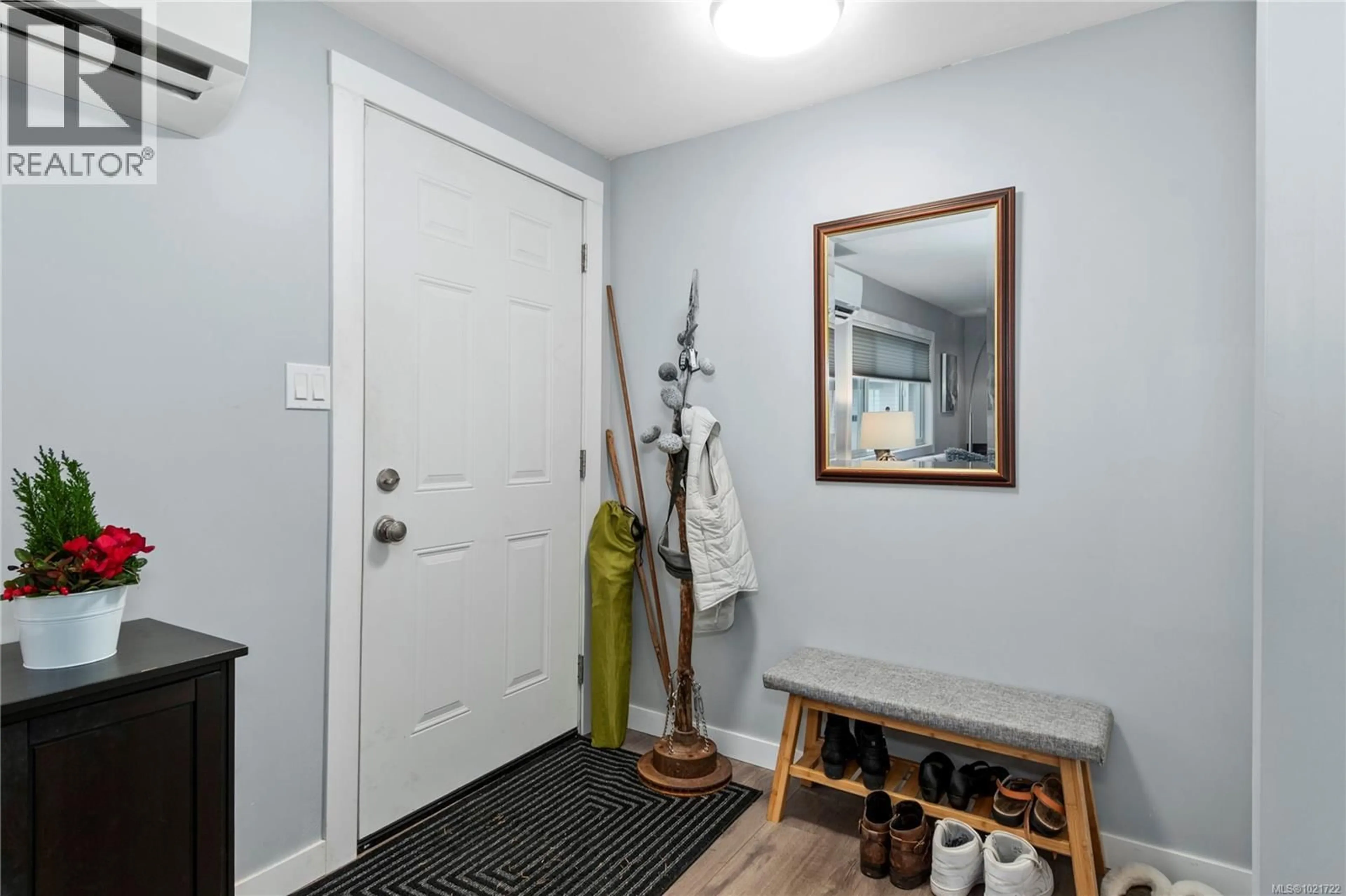 Indoor entryway for 1840 MCDONALD ROAD, Campbell River British Columbia V9W5K1