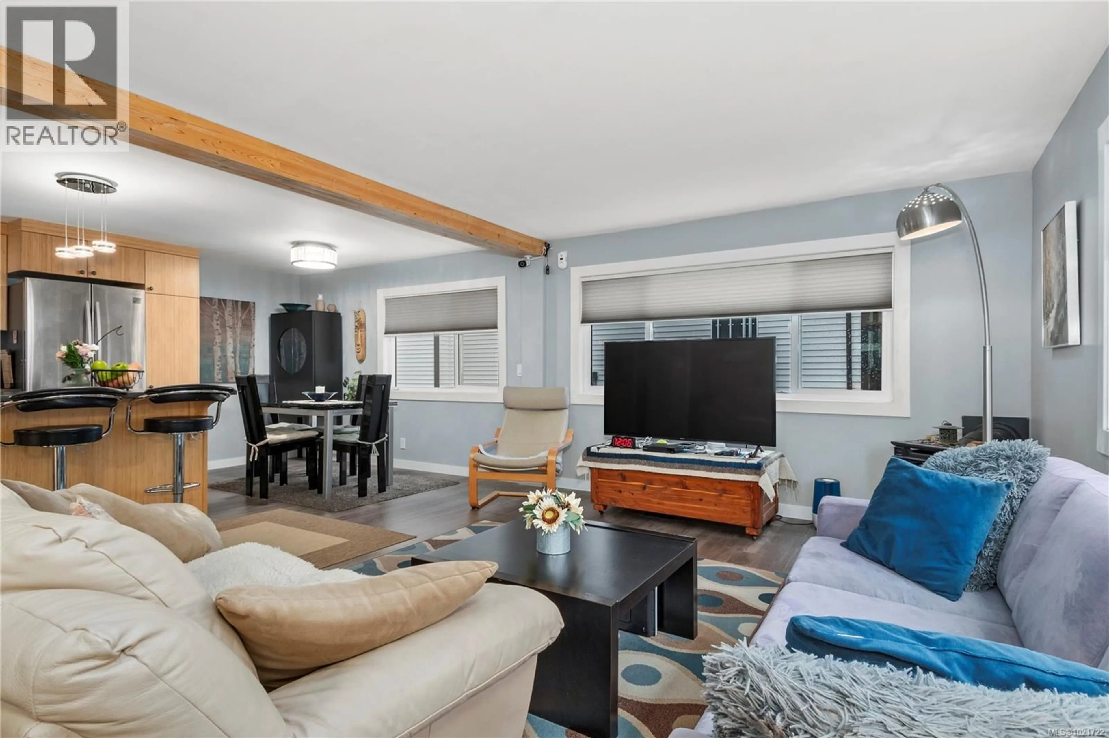 Living room with furniture, unknown for 1840 MCDONALD ROAD, Campbell River British Columbia V9W5K1