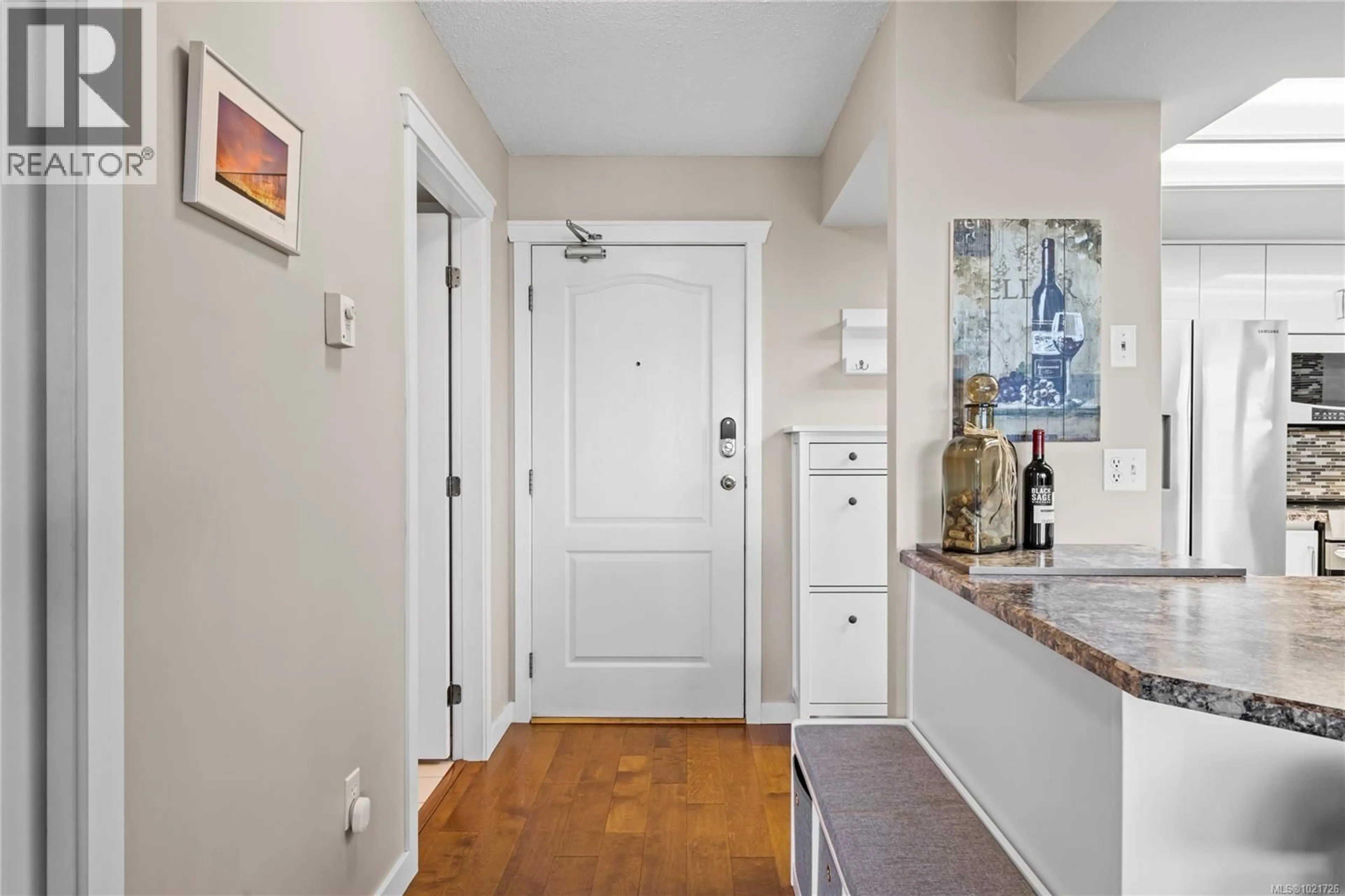 Indoor entryway for 206 - 158 PROMENADE DRIVE, Nanaimo British Columbia V9R6M7