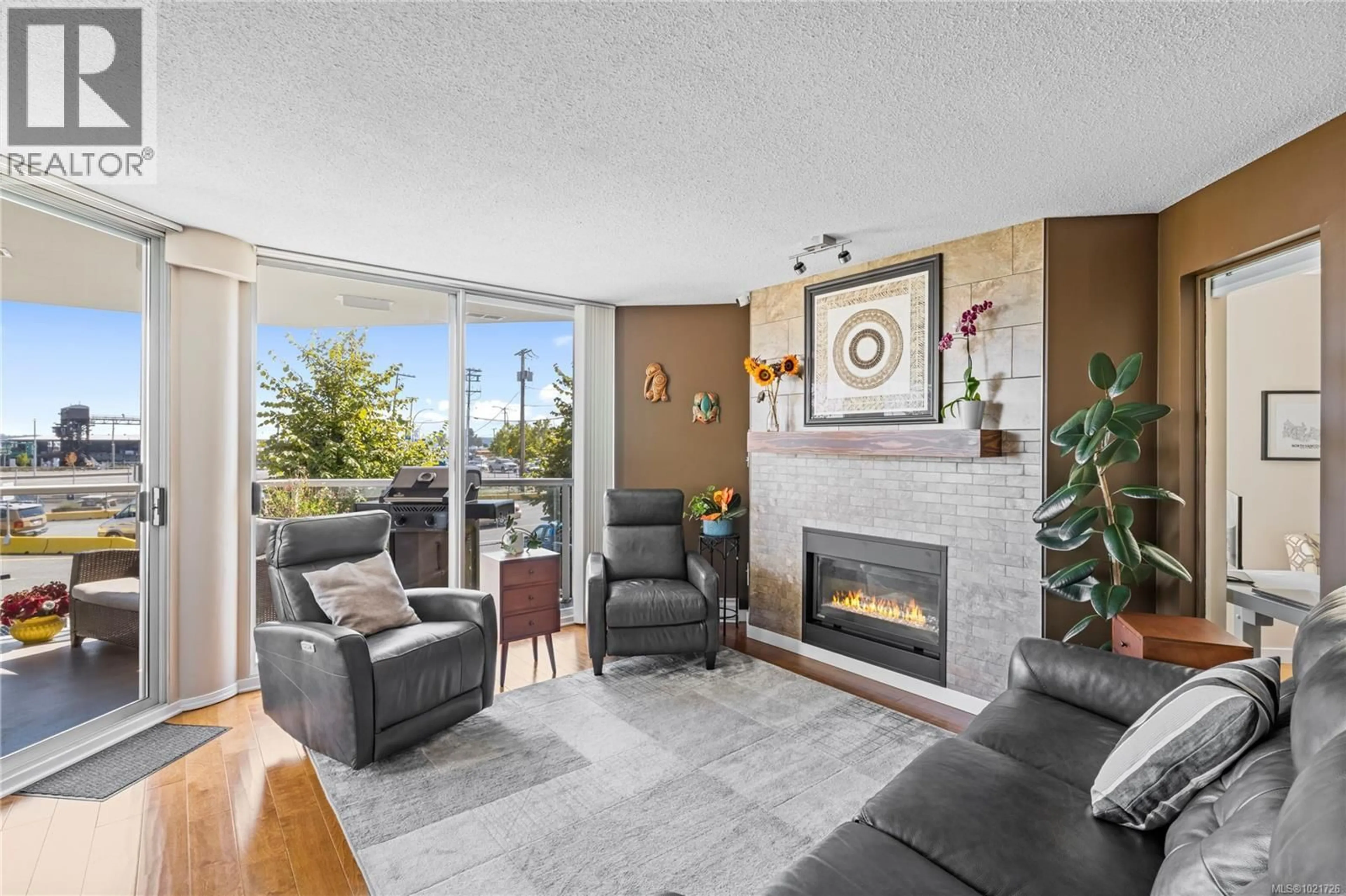 Living room with furniture, unknown for 206 - 158 PROMENADE DRIVE, Nanaimo British Columbia V9R6M7
