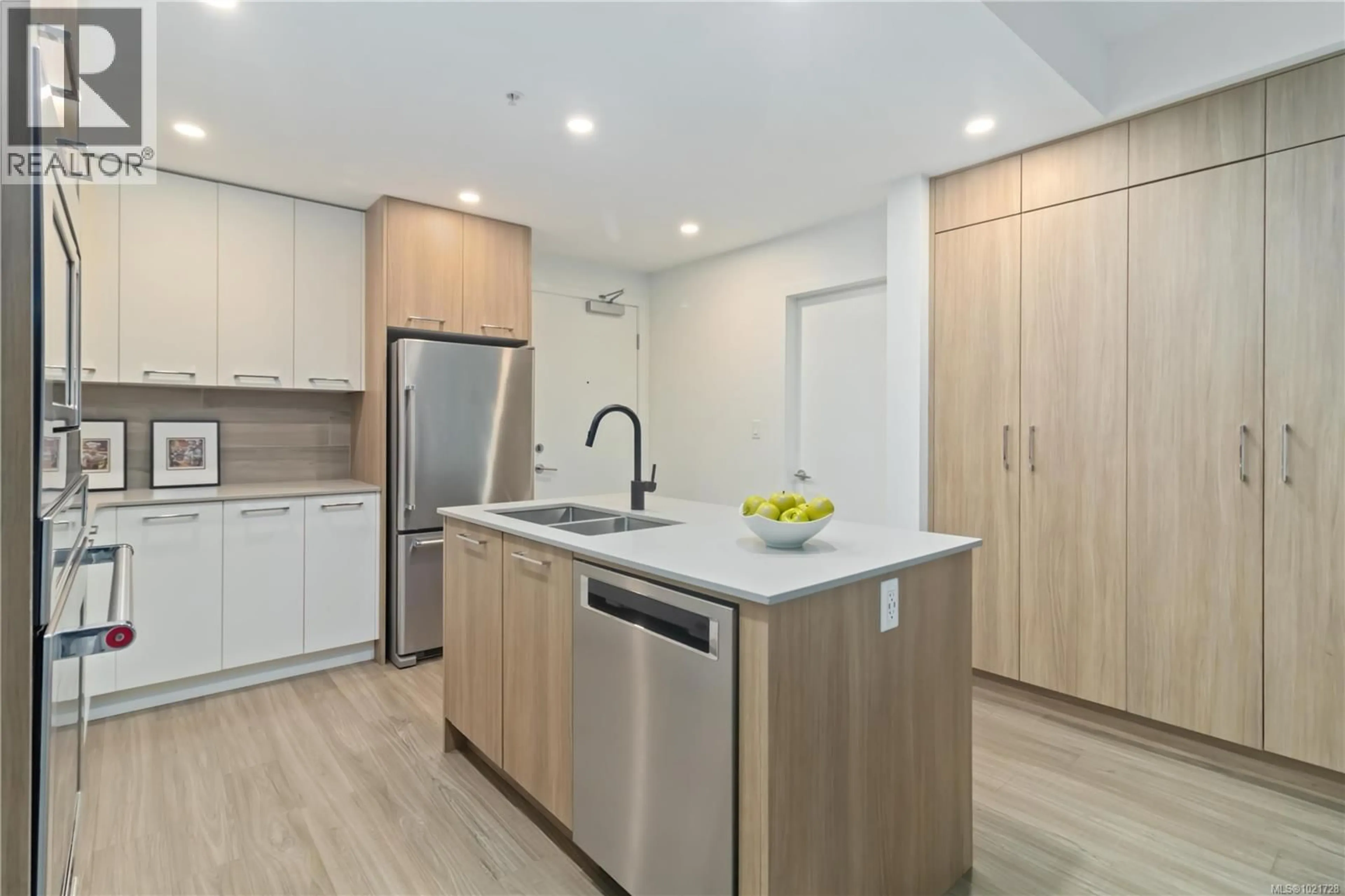 Open concept kitchen, unknown for 203 - 960 REUNION AVENUE, Langford British Columbia V9B0W5