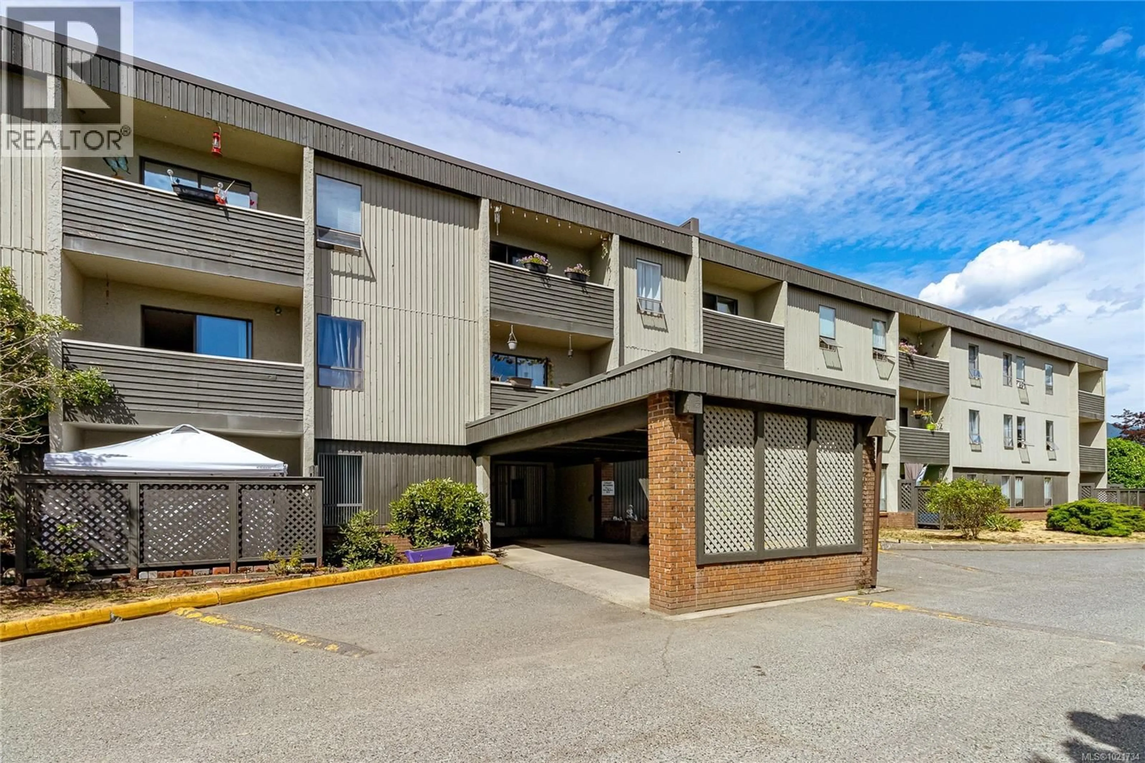 Patio, unknown for 301 - 3251 COWICHAN LAKE ROAD, Duncan British Columbia V9L4B8