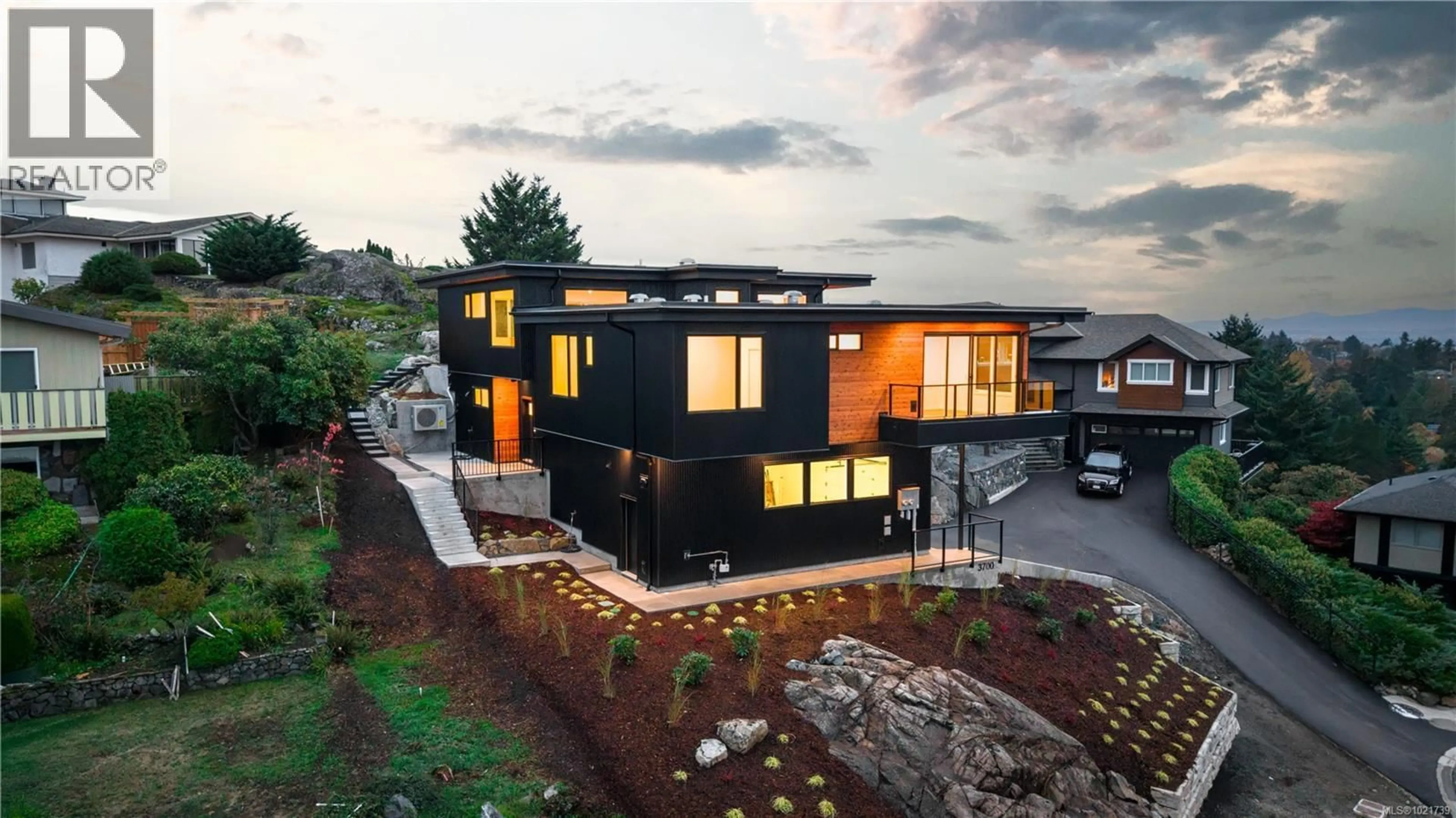 Unknown for 3700 KOOTENAY PLACE, Saanich British Columbia V8P2G2