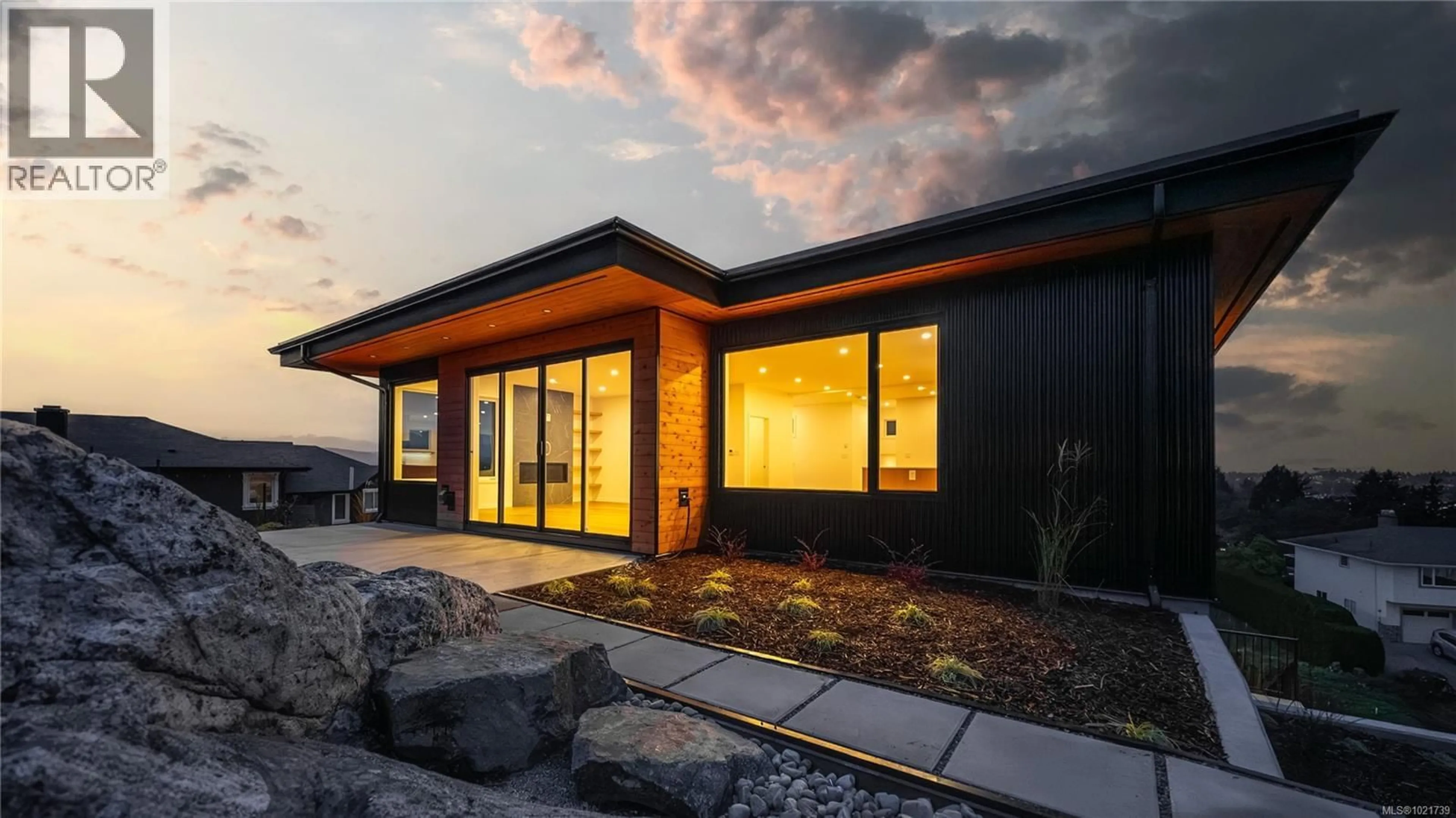 Unknown for 3700 KOOTENAY PLACE, Saanich British Columbia V8P2G2