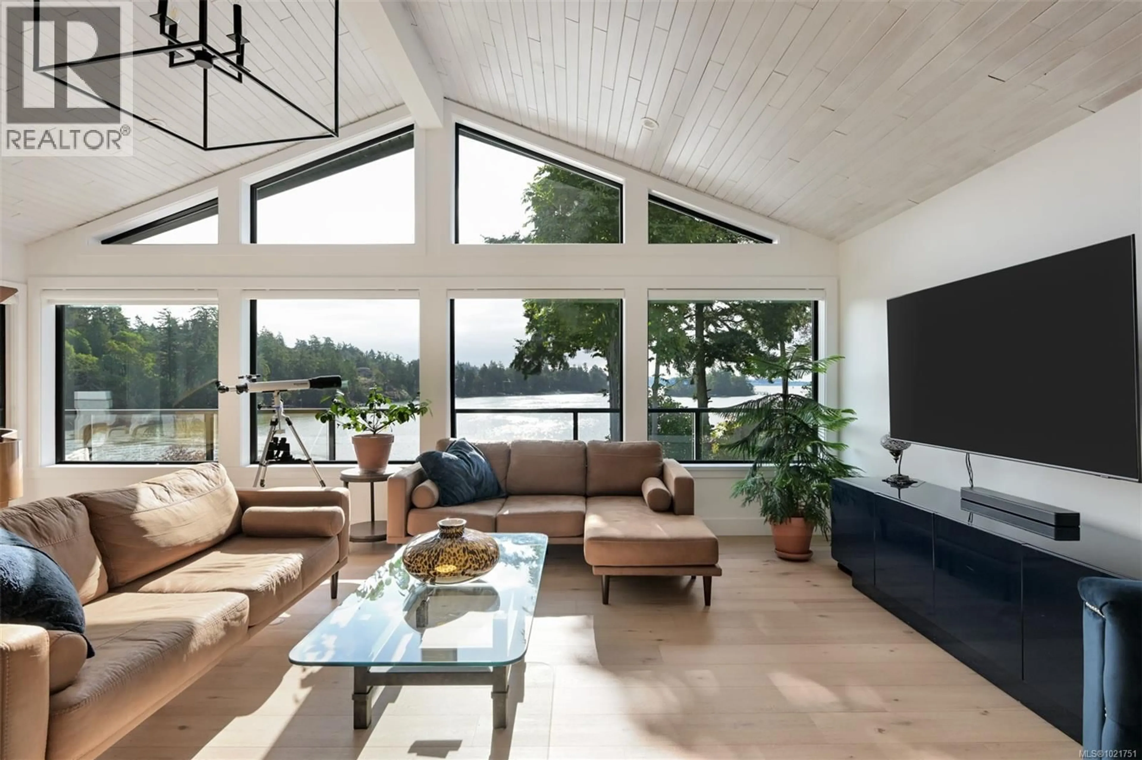 Living room with furniture, unknown for 8 WOODVILLE PLACE, View Royal British Columbia V9B1E6