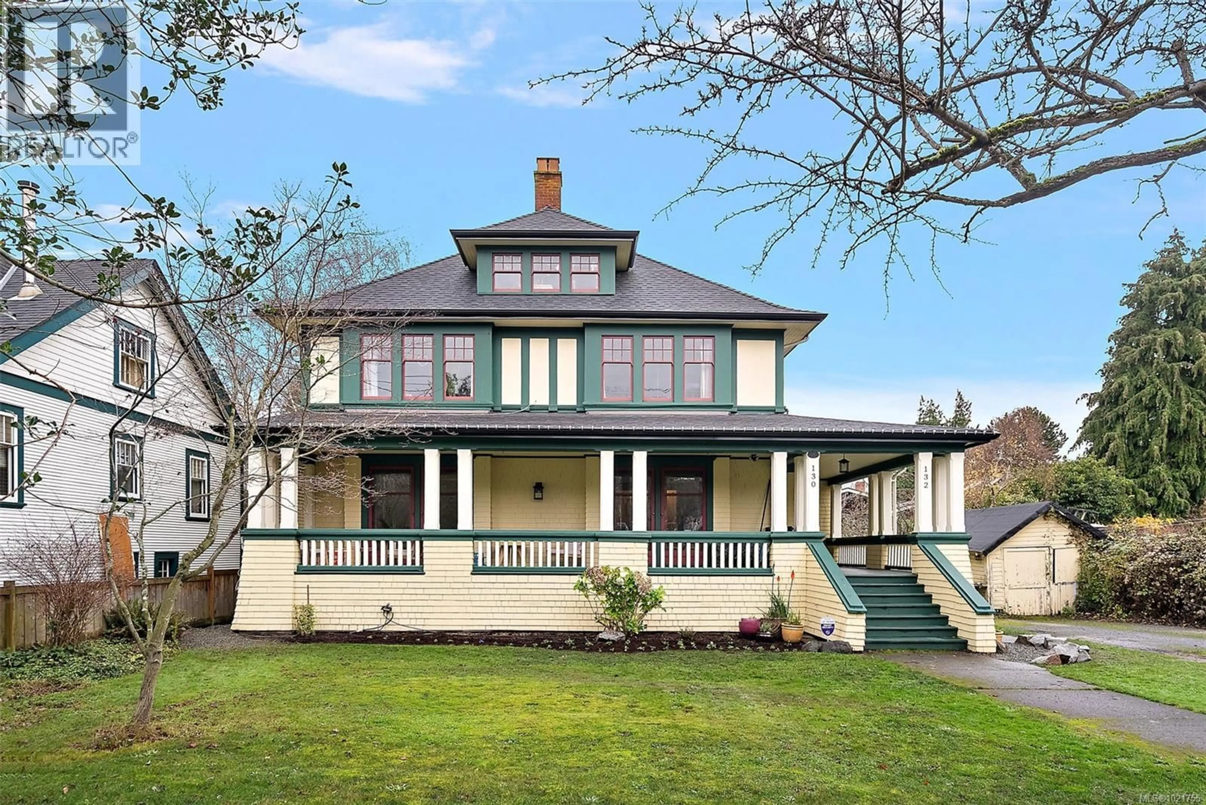 Home with vinyl exterior material, street for 132 GOVERNMENT STREET SOUTH, Victoria British Columbia V8V2K7