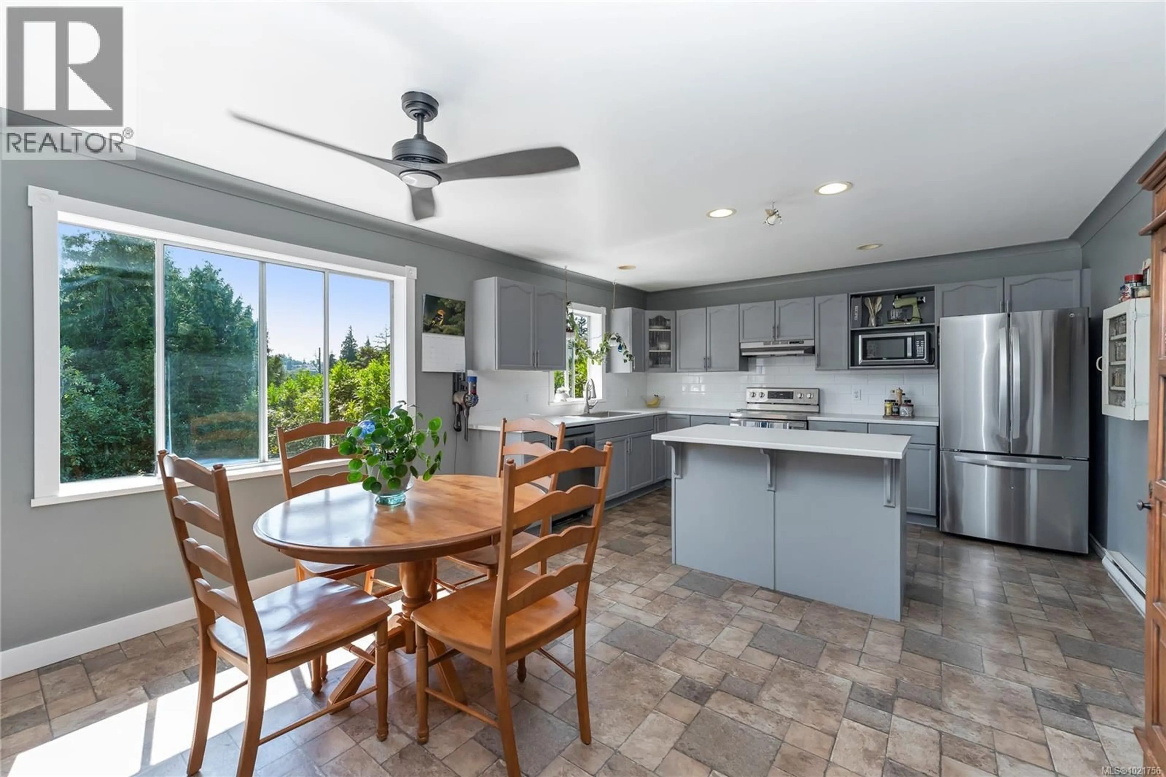 Open concept kitchen, ceramic/tile floor for 505 WINDTHROP ROAD, Colwood British Columbia V9C3B6