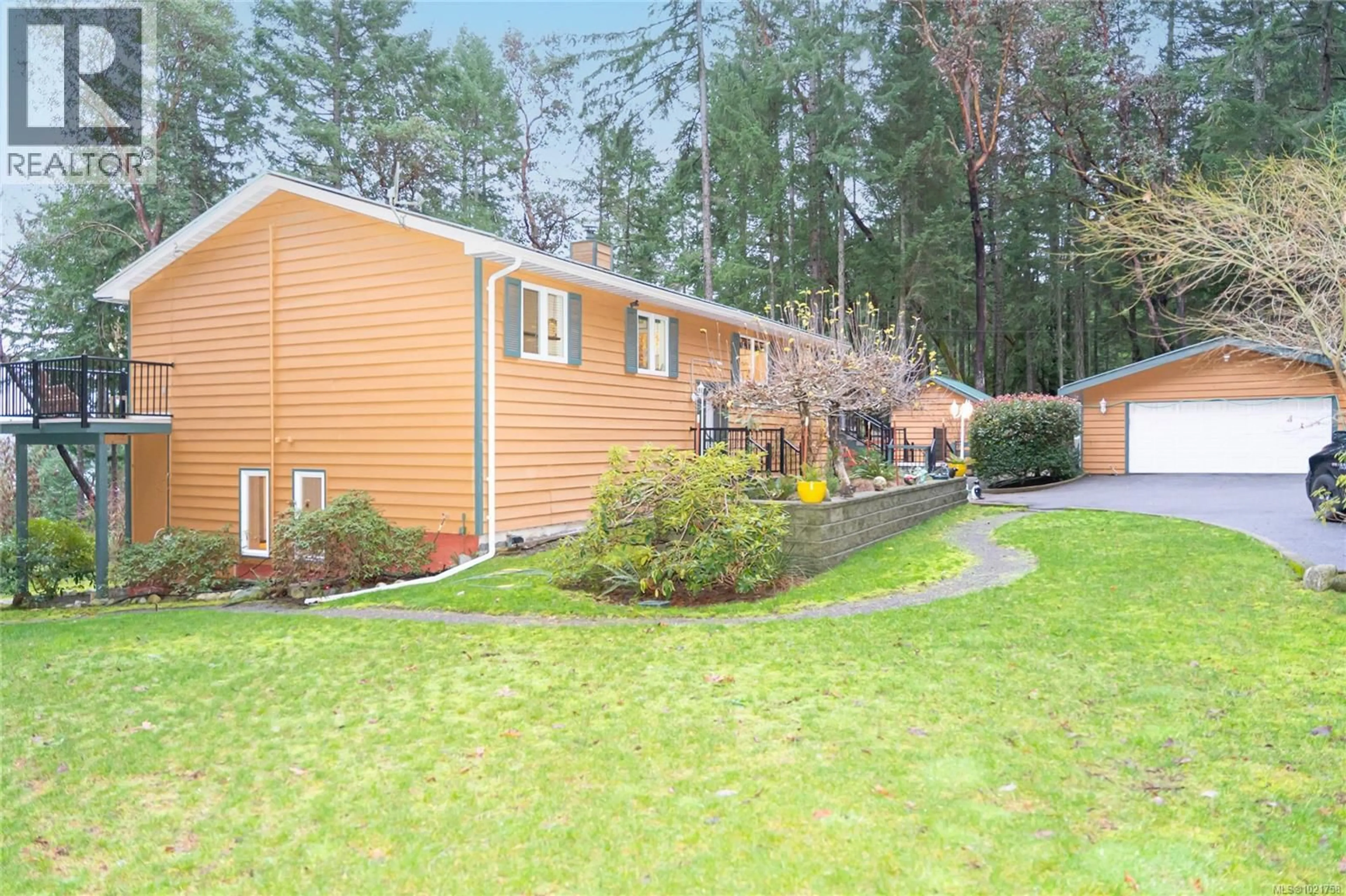 Patio, unknown for 149 PILKEY POINT ROAD, Thetis Island British Columbia V0R2Y0