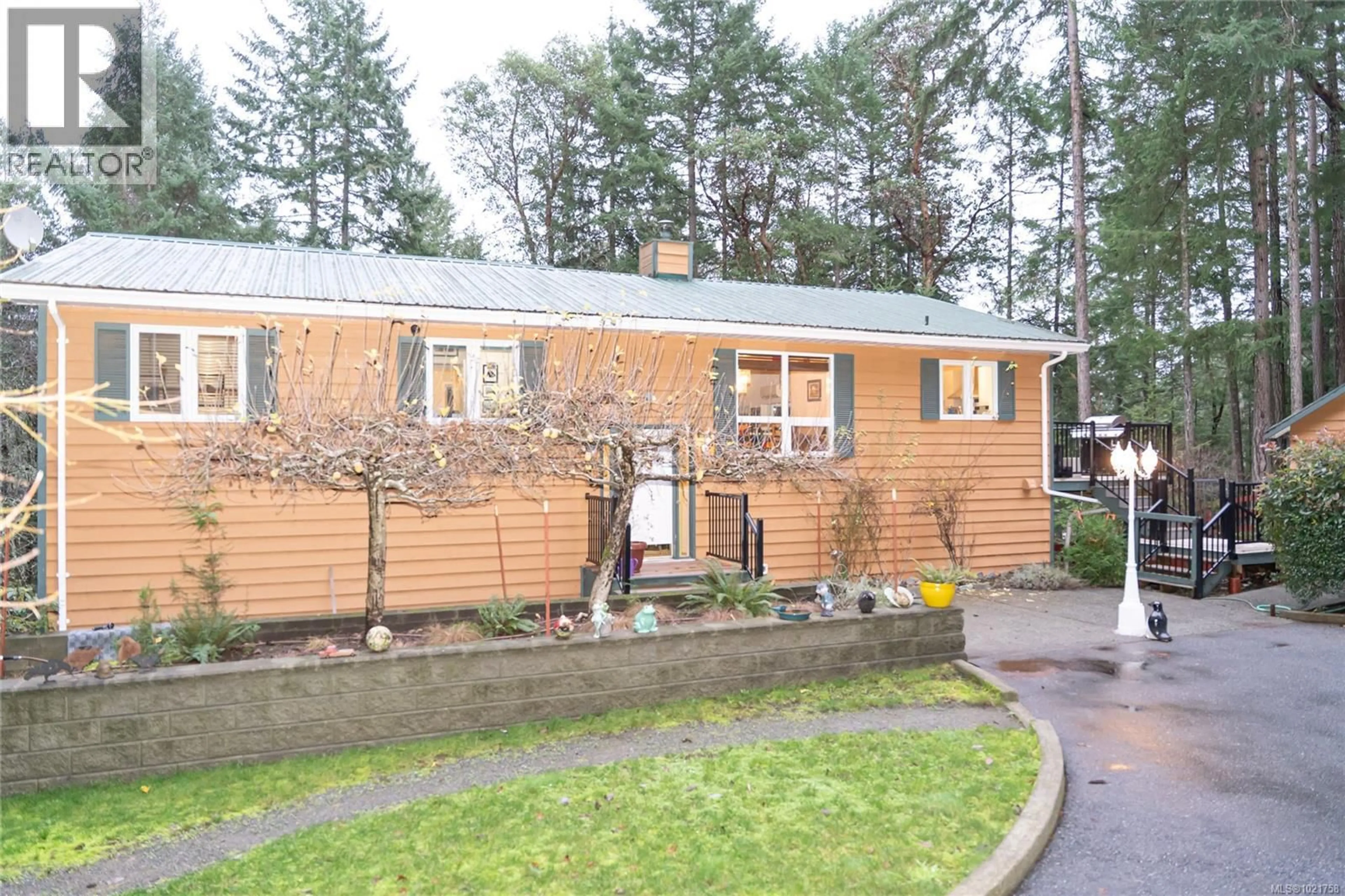 Home with vinyl exterior material, street for 149 PILKEY POINT ROAD, Thetis Island British Columbia V0R2Y0