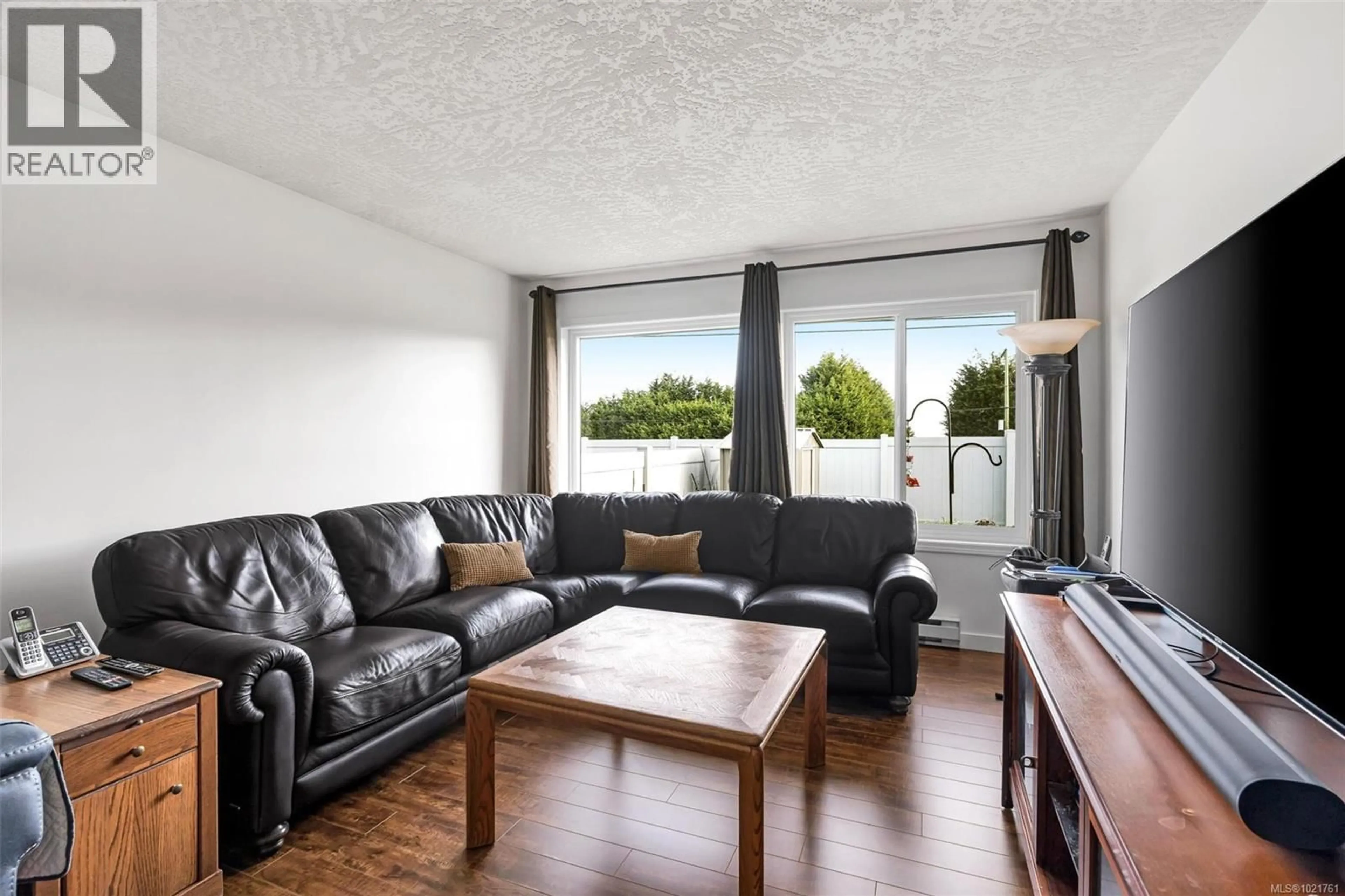 Living room with furniture, unknown for 23 - 2560 WILCOX TERRACE, Central Saanich British Columbia V8Z6Z8