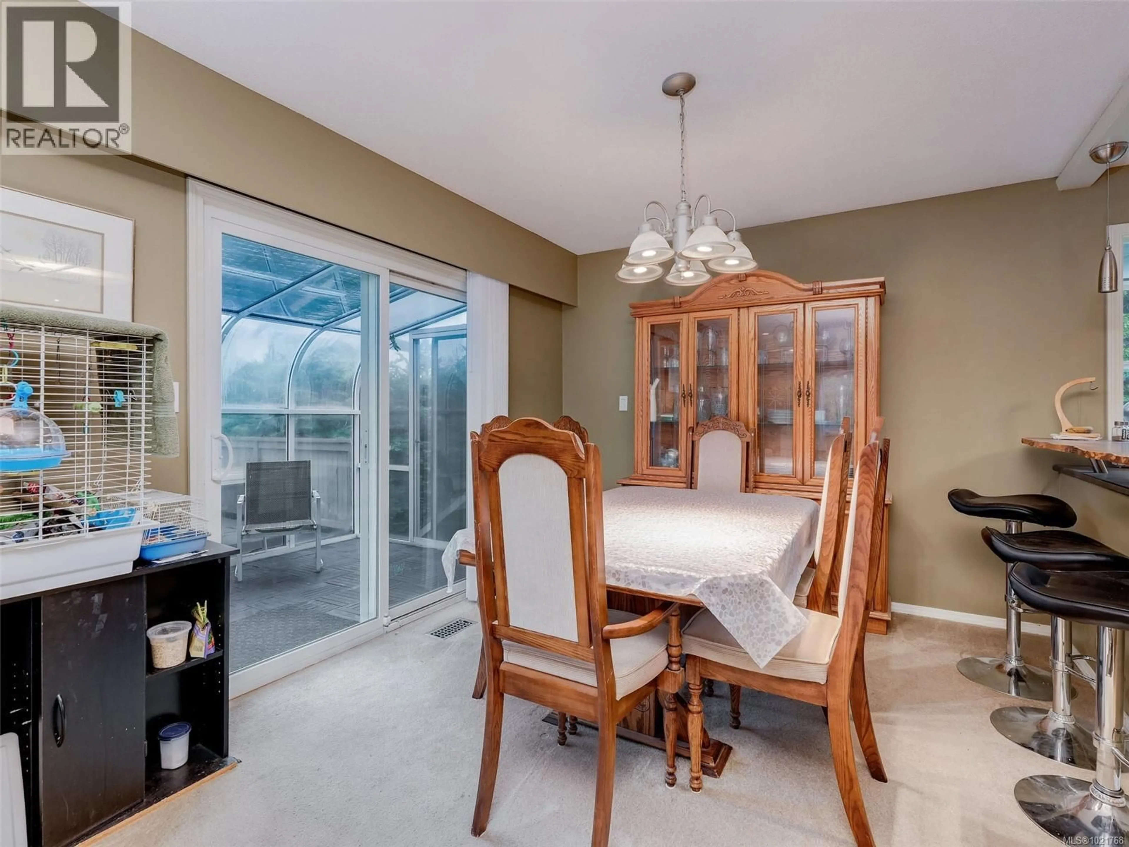 Dining room, ceramic/tile floor for 1018 DAMELART WAY, Central Saanich British Columbia V8M1H7