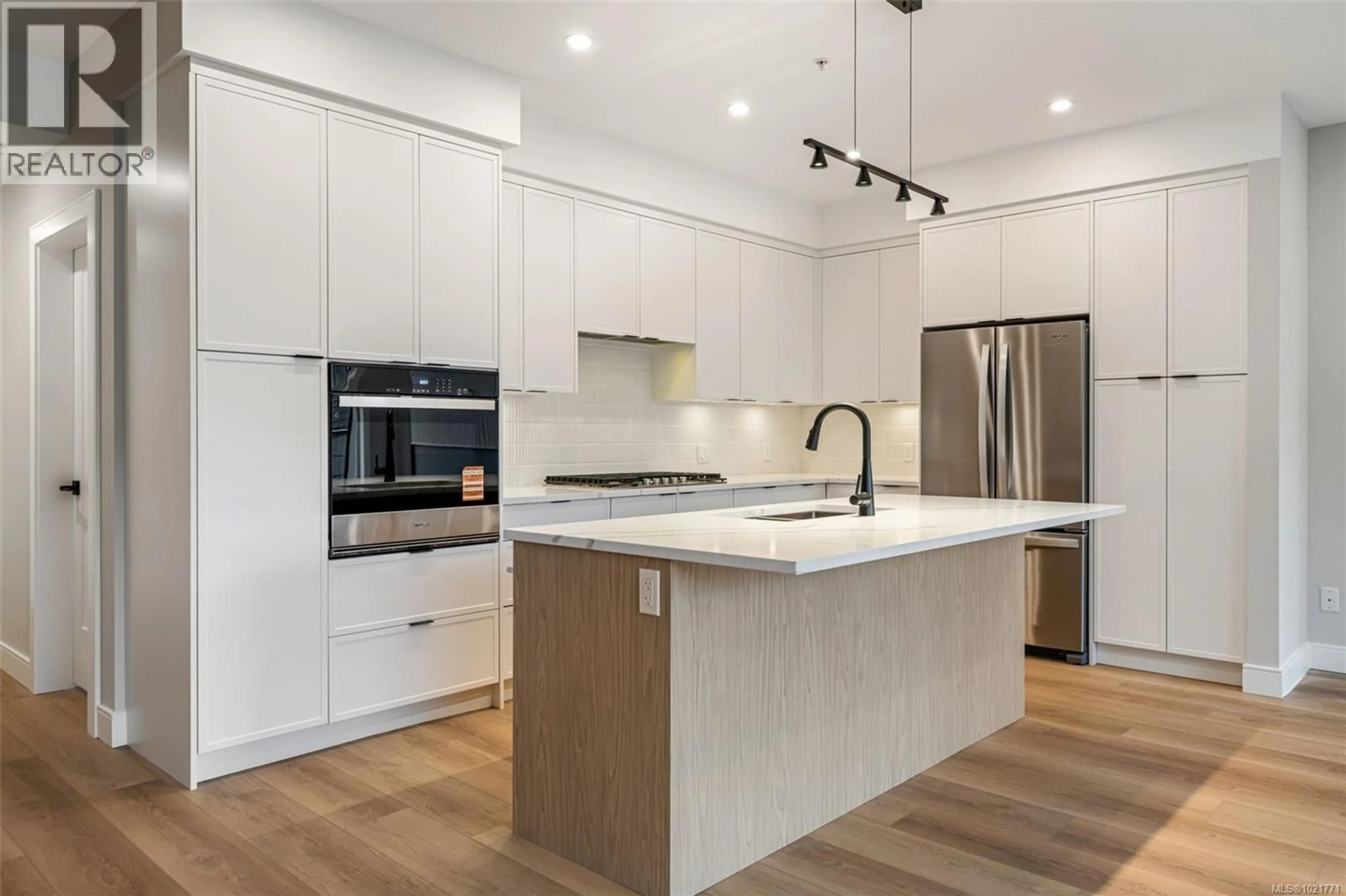 Contemporary kitchen, unknown for 2509 BRONZITE PLACE, Langford British Columbia V9B7E2