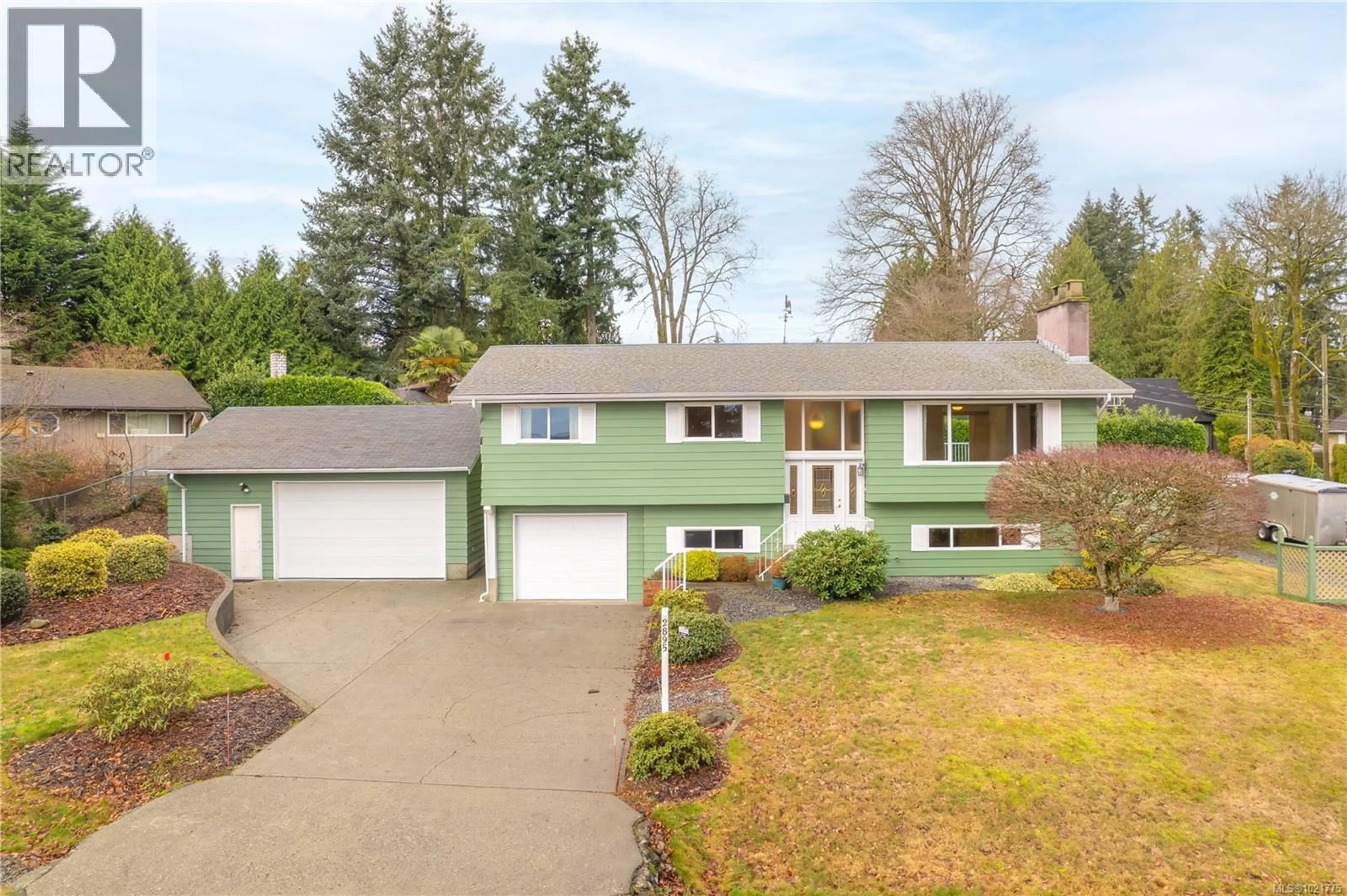 Home with vinyl exterior material, street for 2895 STAFFORDSHIRE TERRACE, Nanaimo British Columbia V9S3R2