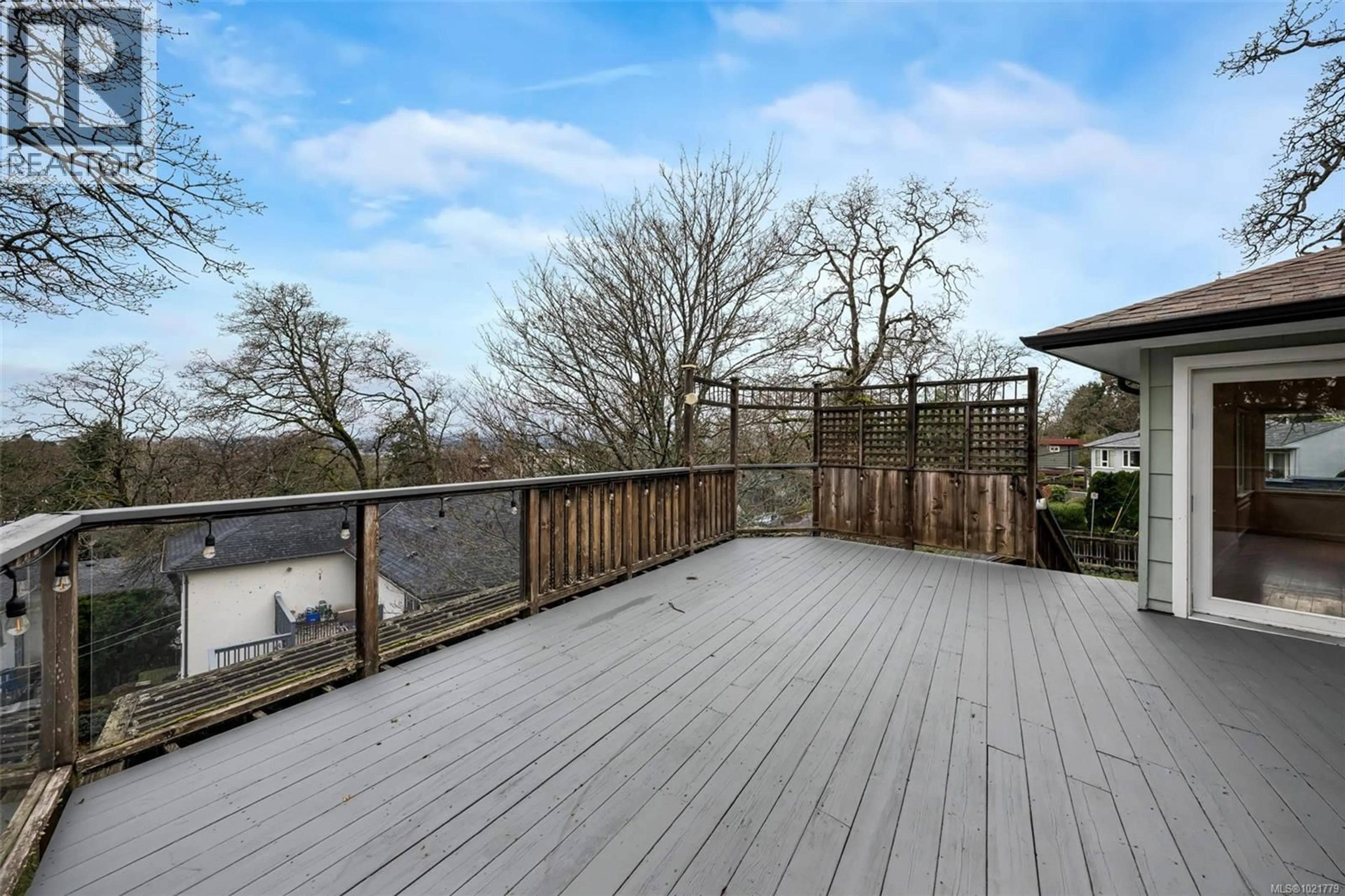 Patio, water/lake/river/ocean view for 1181 CLOVELLY TERRACE, Saanich British Columbia V8P1V7